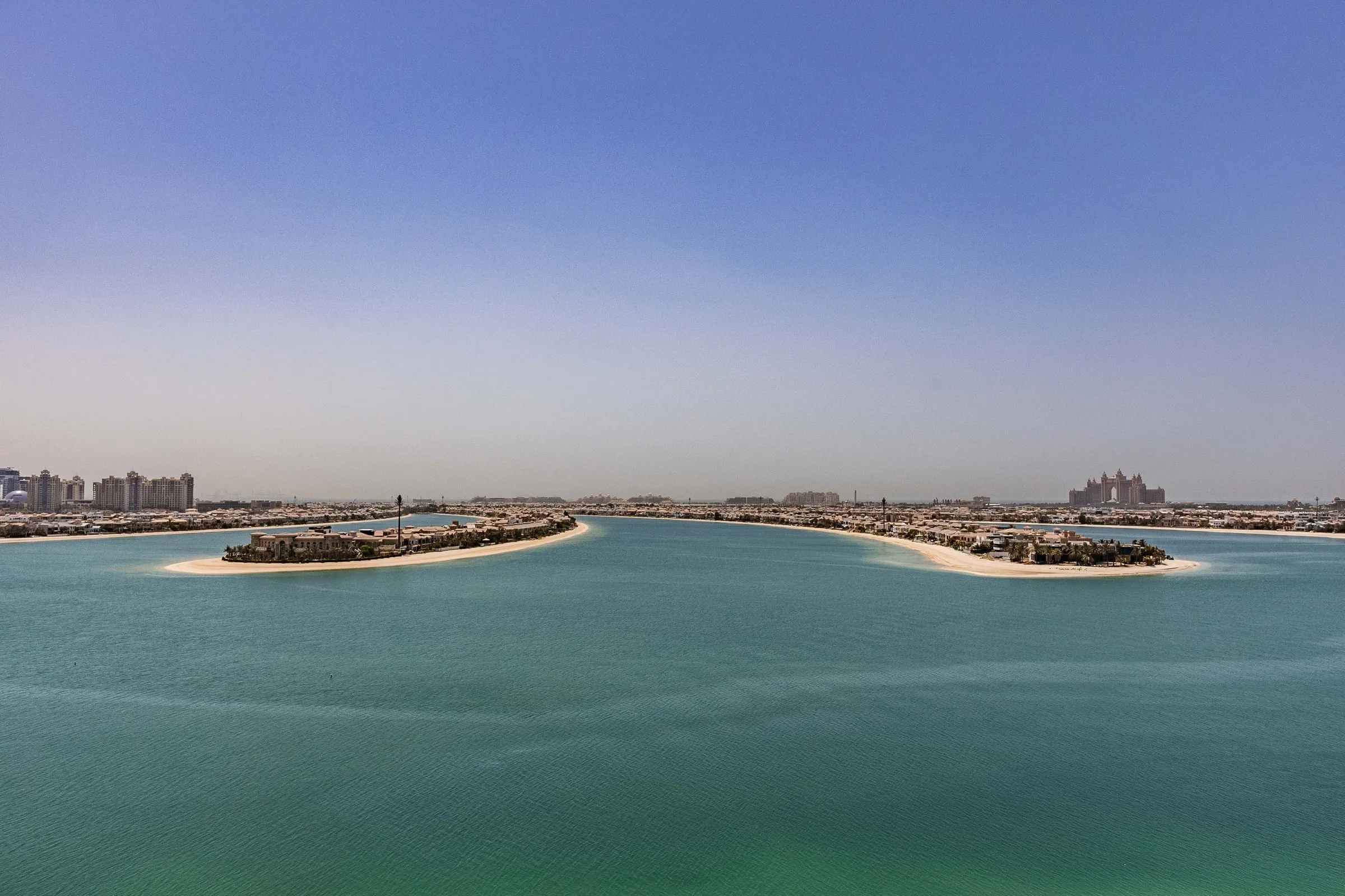 Turquoise water between the fronds of Palm Jumeirah