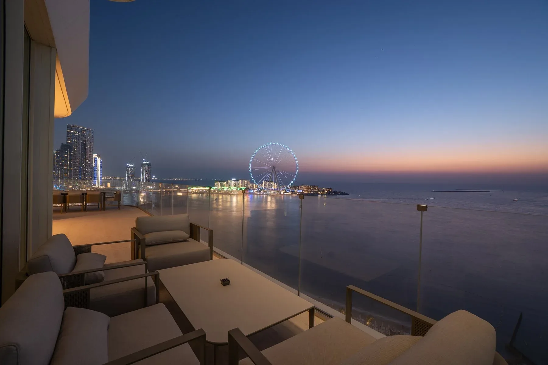 Rare Branded Apartment in Jumeirah Beach Residence — photograph 1