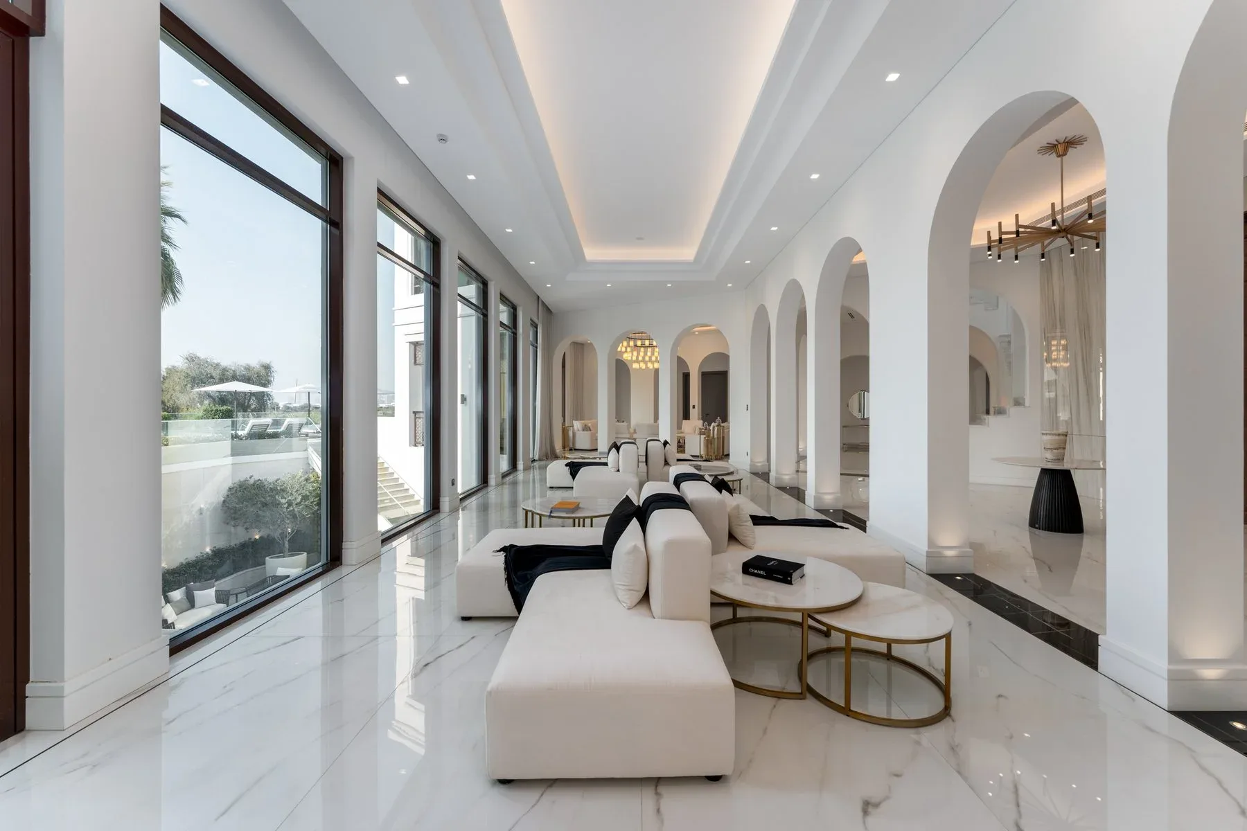 Rare Bespoke Mansion on the Golf Course — photograph 5