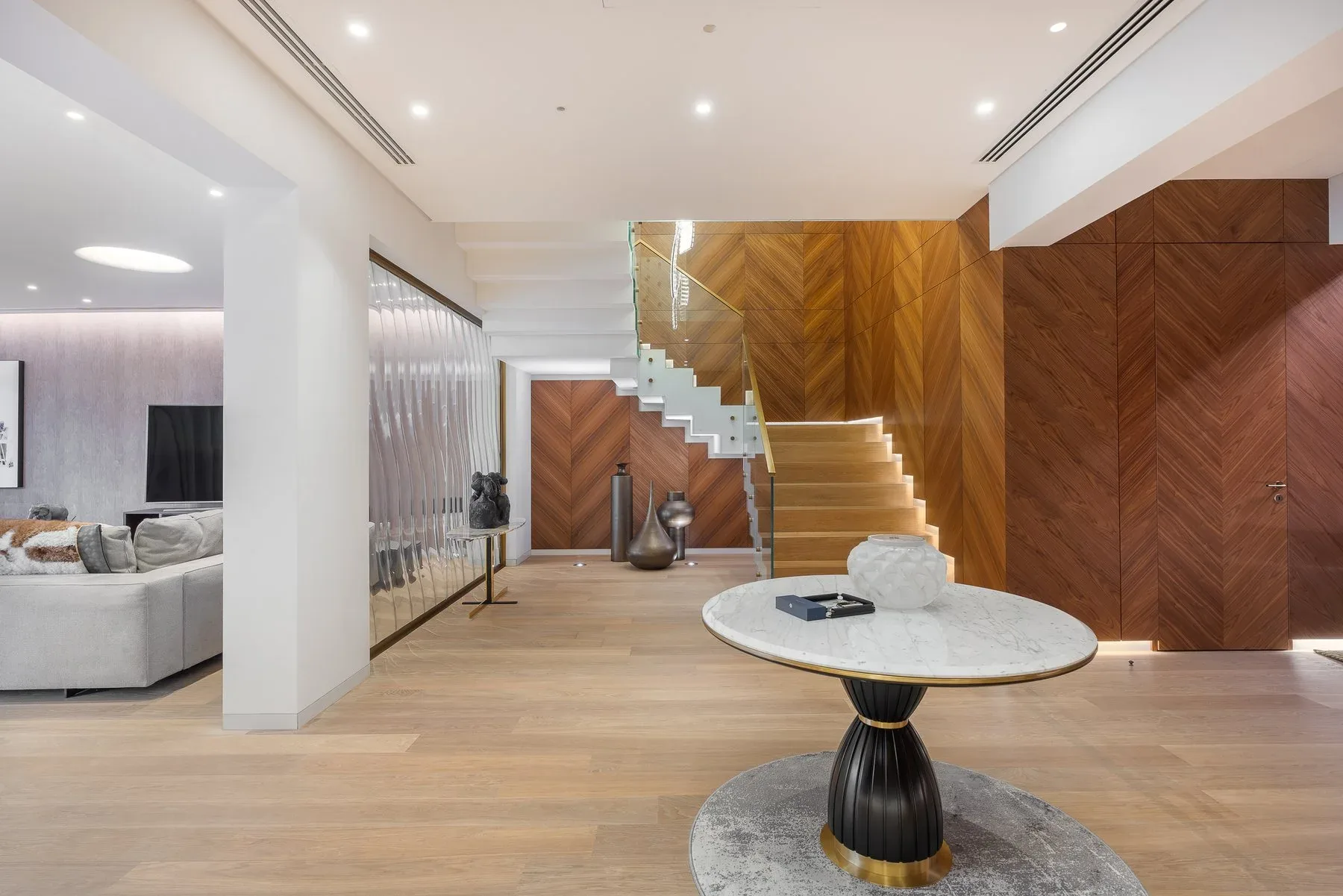Exclusive Ultra-Luxury 5-Bed Royal Seafront Villa — photograph 4
