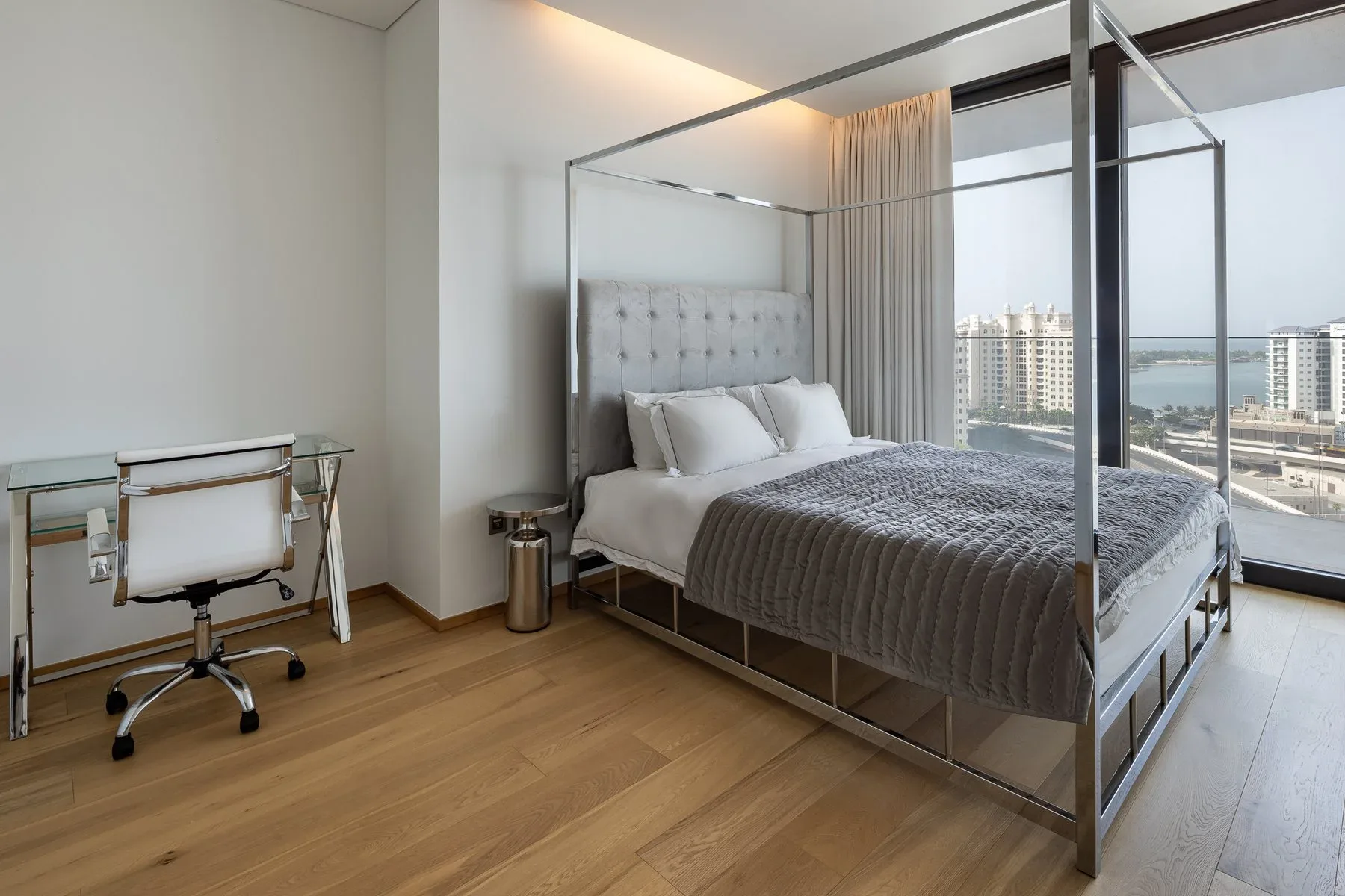 Luxury 4-Bedroom Apartment in Palm Jumeirah — photograph 9