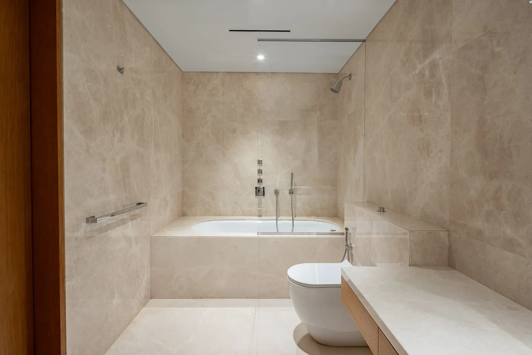 Luxury 4-Bedroom Apartment in Palm Jumeirah — photograph 10