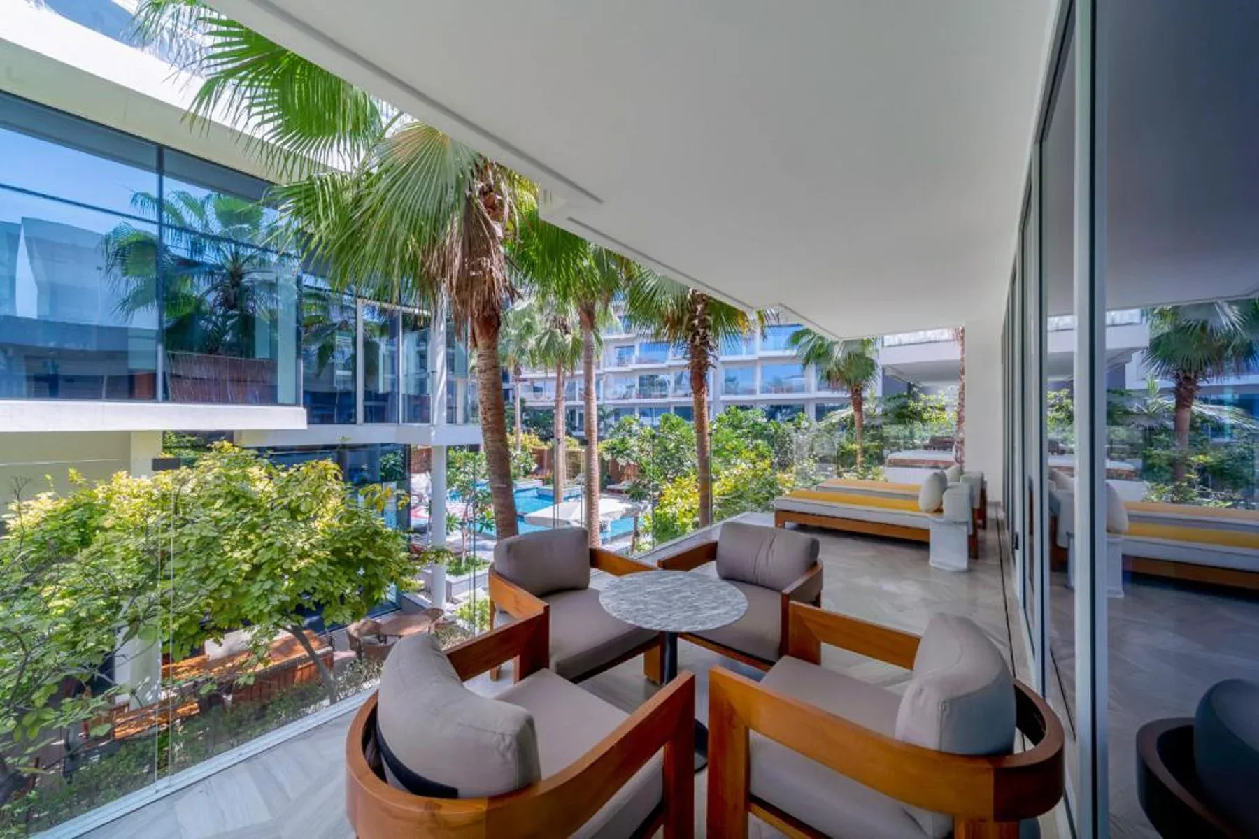 Luxury Beachfront Residence in Five Palm Jumeirah — photograph 4