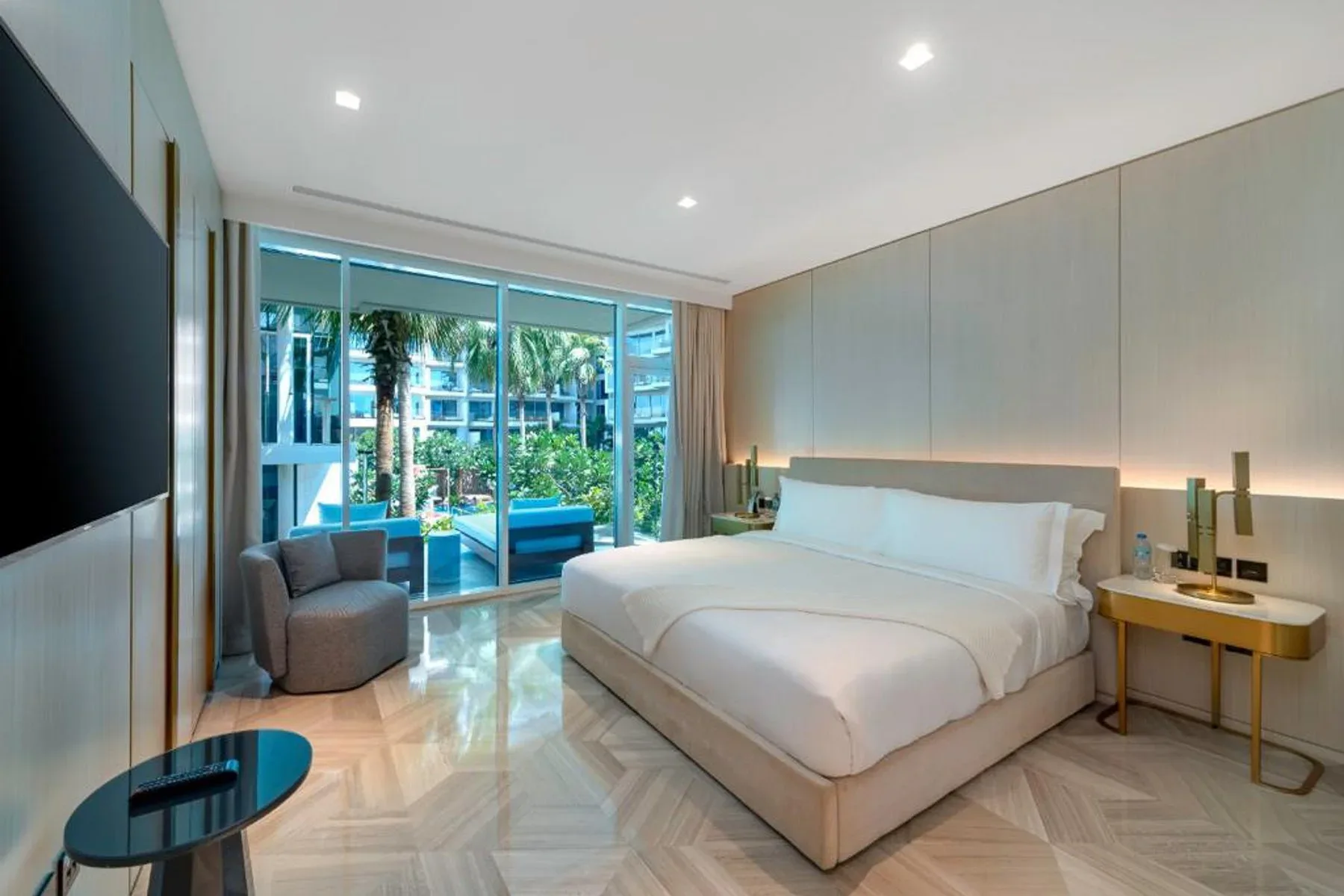 Luxury Beachfront Residence in Five Palm Jumeirah — photograph 7