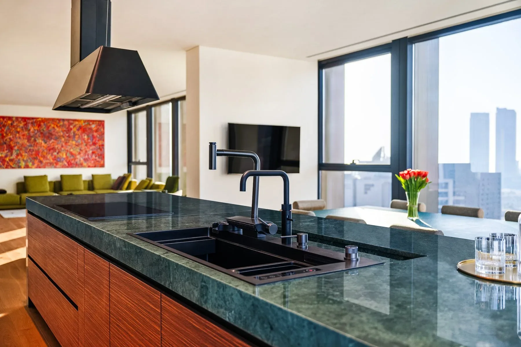 Stunning Contemporary Family Residence — photograph 5