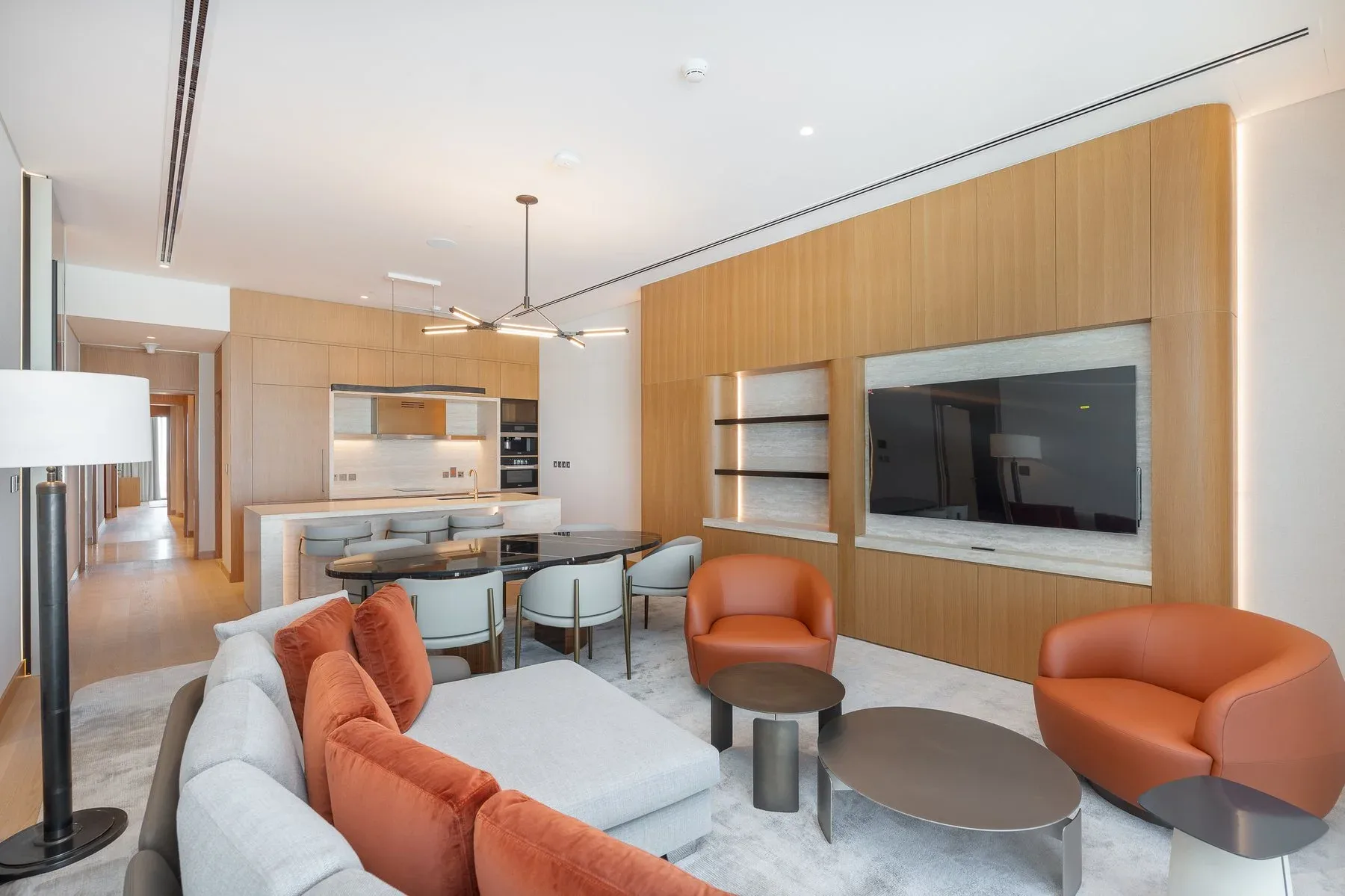 Designer Apartment with Incredible View — photograph 1