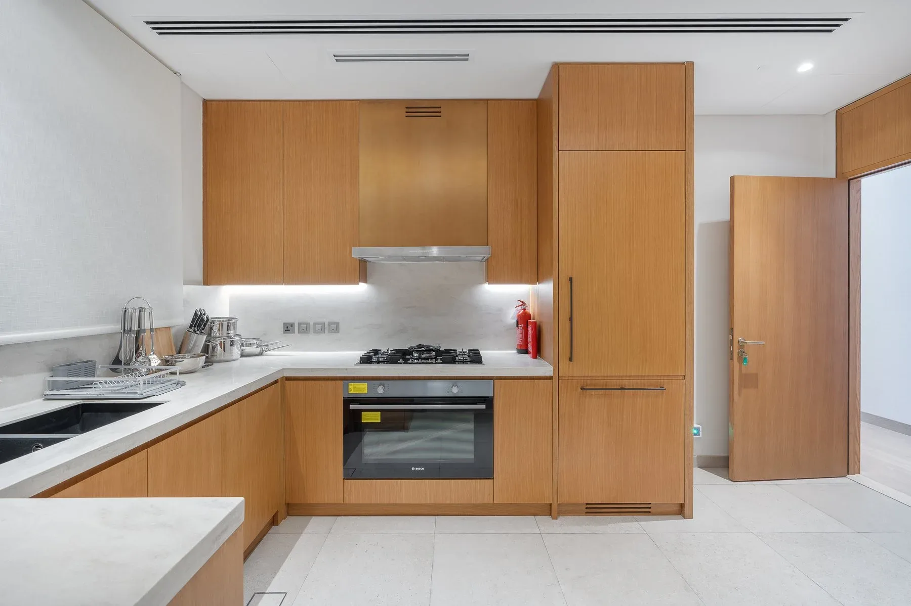 Designer Apartment with Incredible View — photograph 5