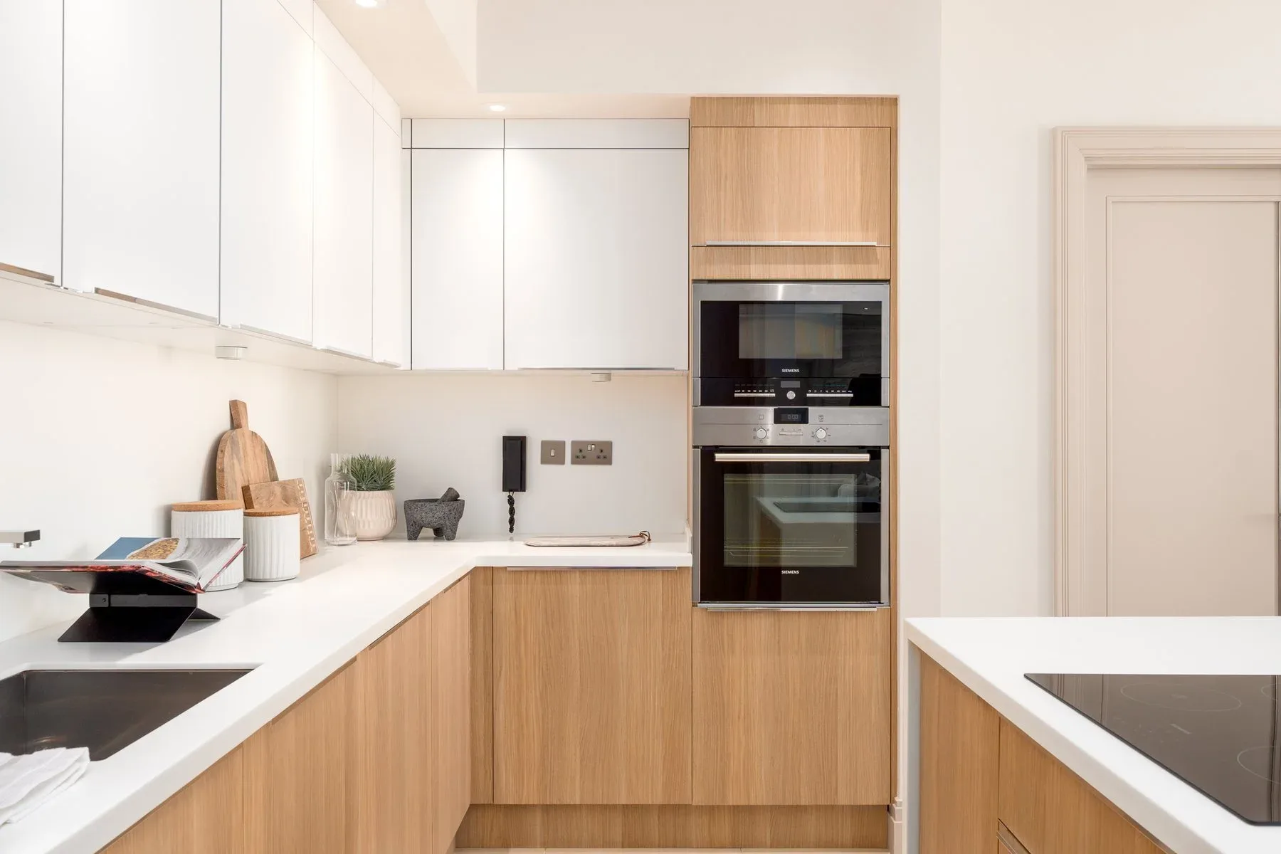 Elegant Branded Apartment on Al Maryah Island — photograph 3
