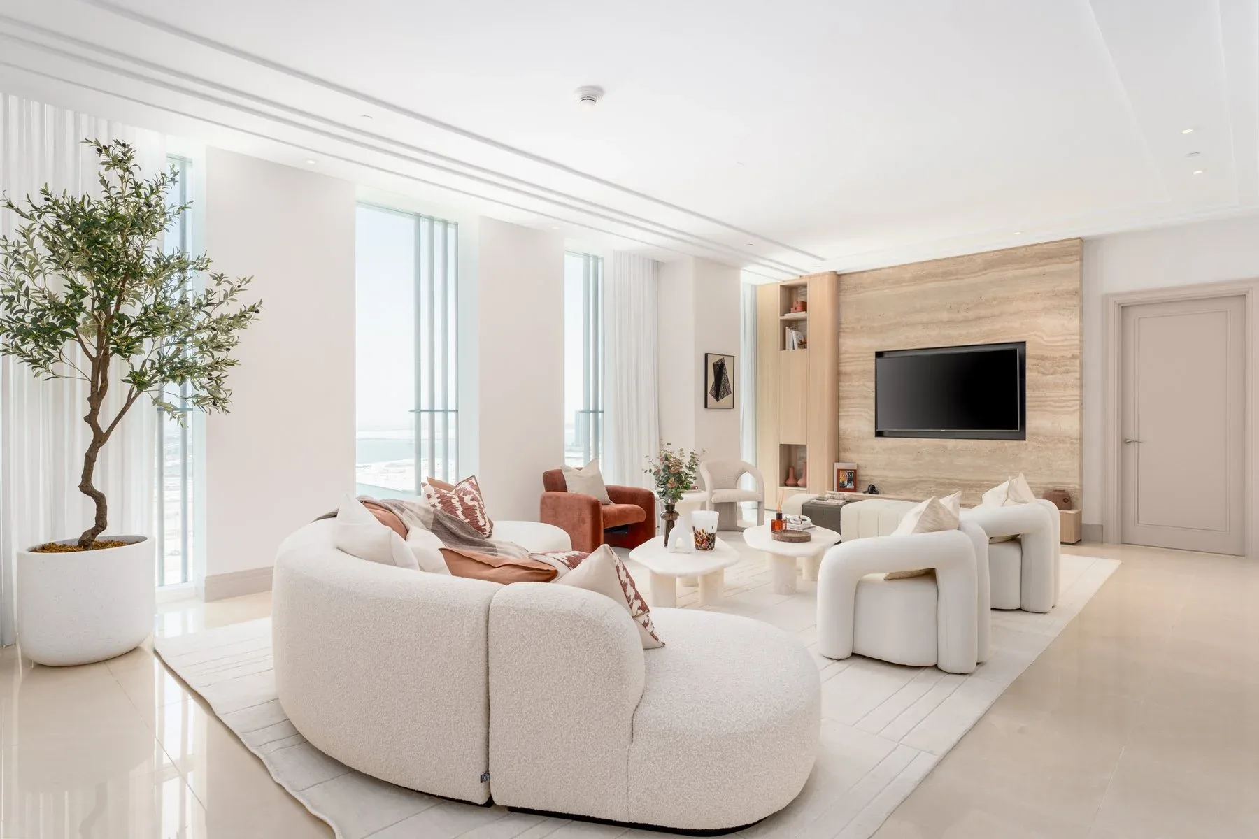Elegant Branded Apartment on Al Maryah Island — photograph 2
