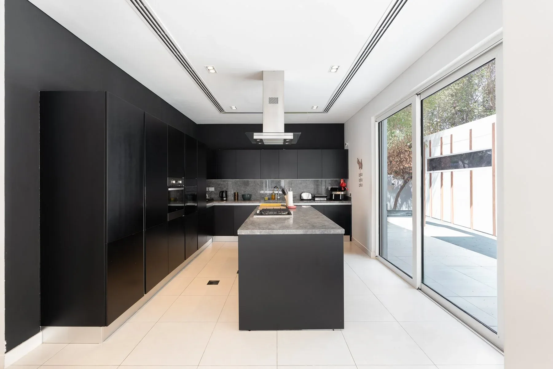 Serene Al Barari Villa With Exceptional Privacy — photograph 8