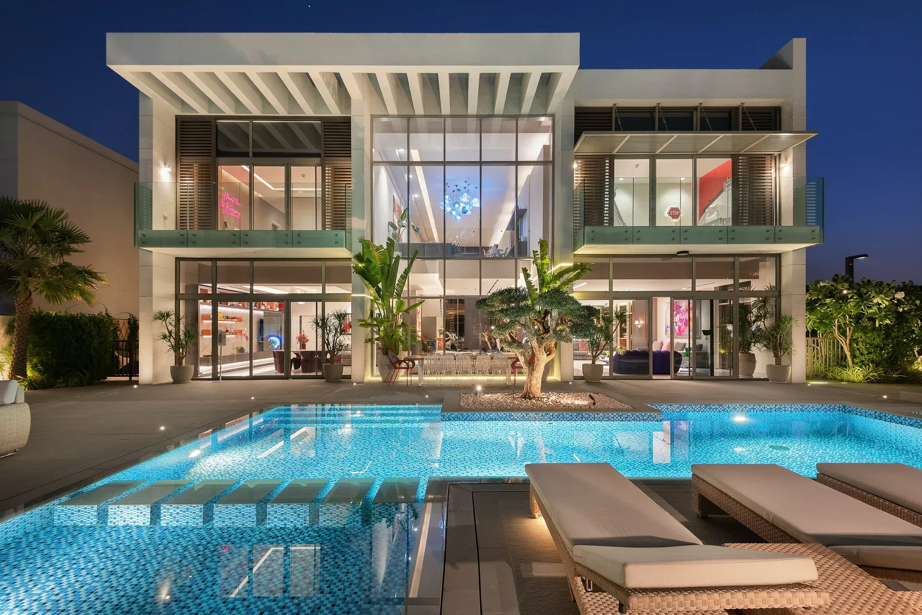 Upgraded Villa With Burj Khalifa View in MBR City — photograph 1