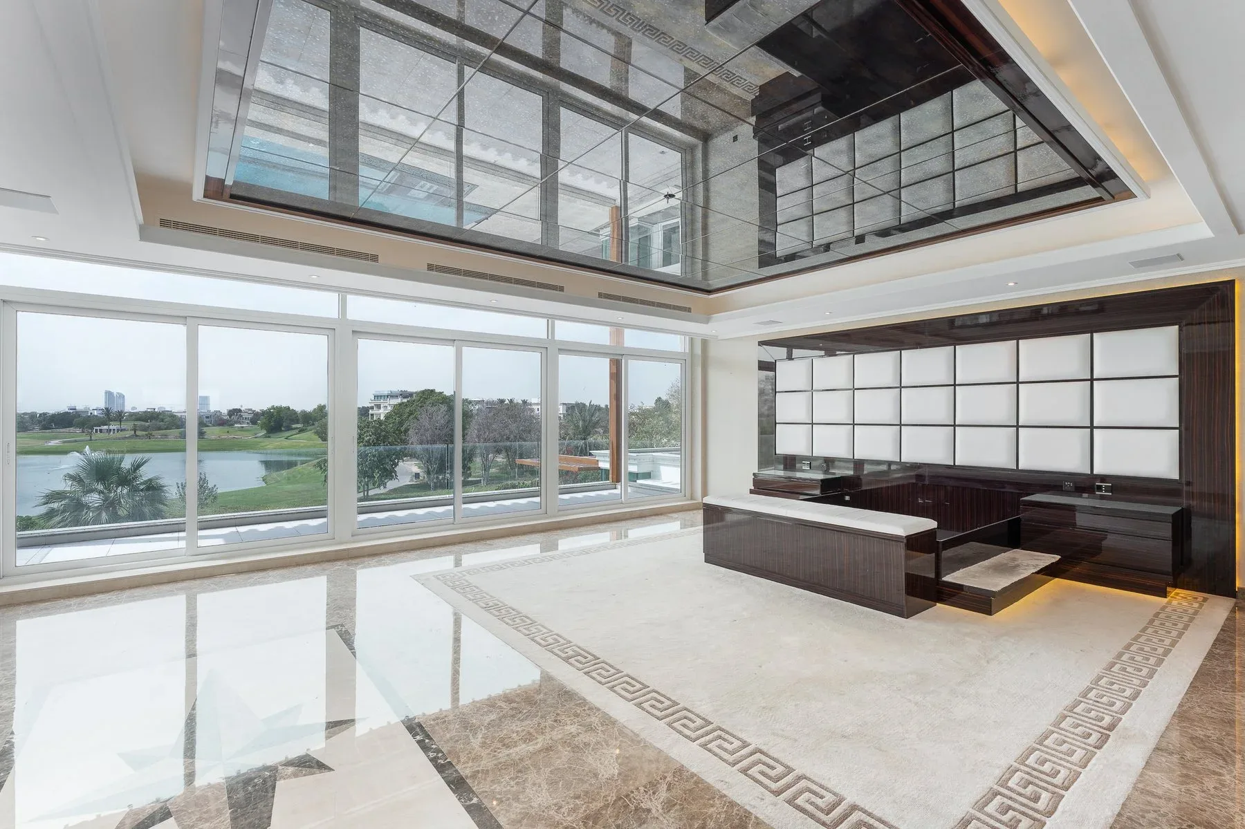 Elegant Golf Course-Facing Villa In Emirates Hills — photograph 6