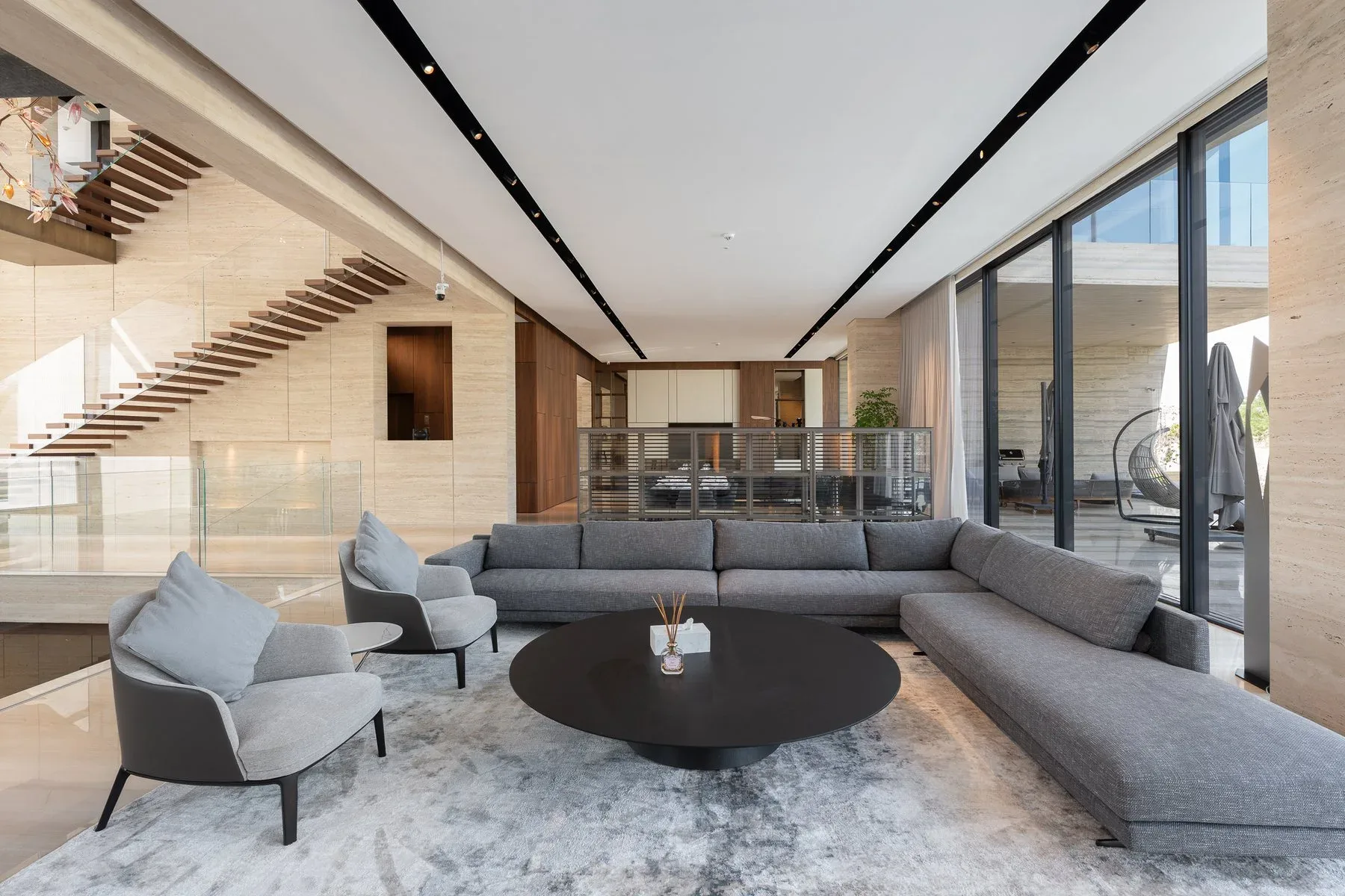Custom-Built Mansion with Stunning Sunset Views — photograph 7