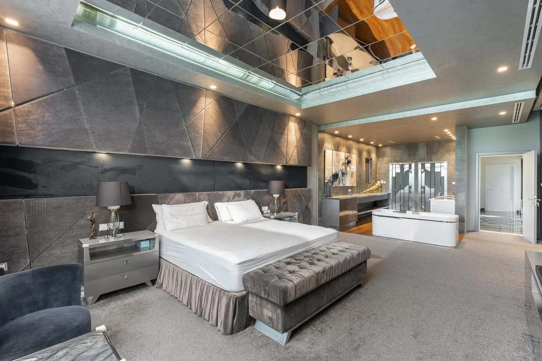 Stunning Contemporary Island Villa — photograph 10