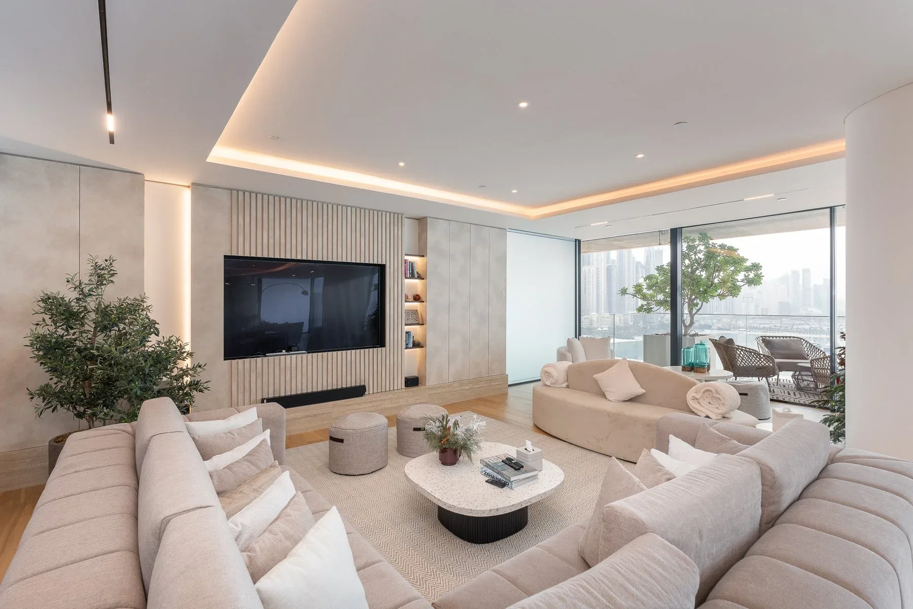 Upgraded Smart Home with Panoramic Sea View — photograph 2