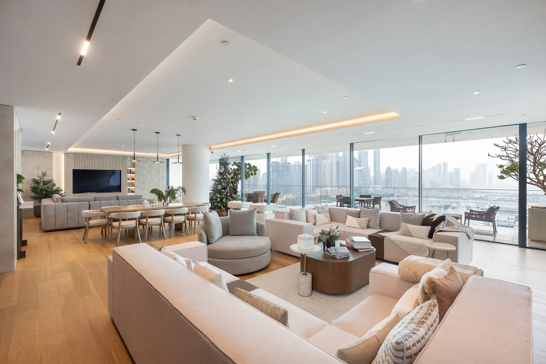 Upgraded Smart Home with Panoramic Sea View — photograph 1
