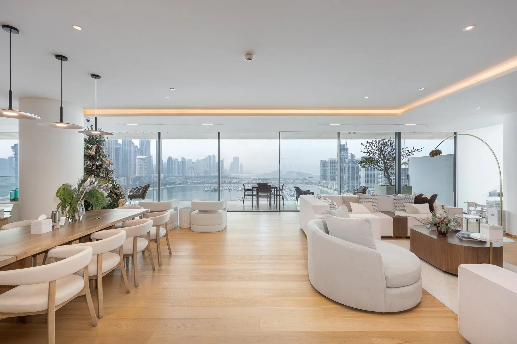 Upgraded Smart Home with Panoramic Sea View — photograph 5