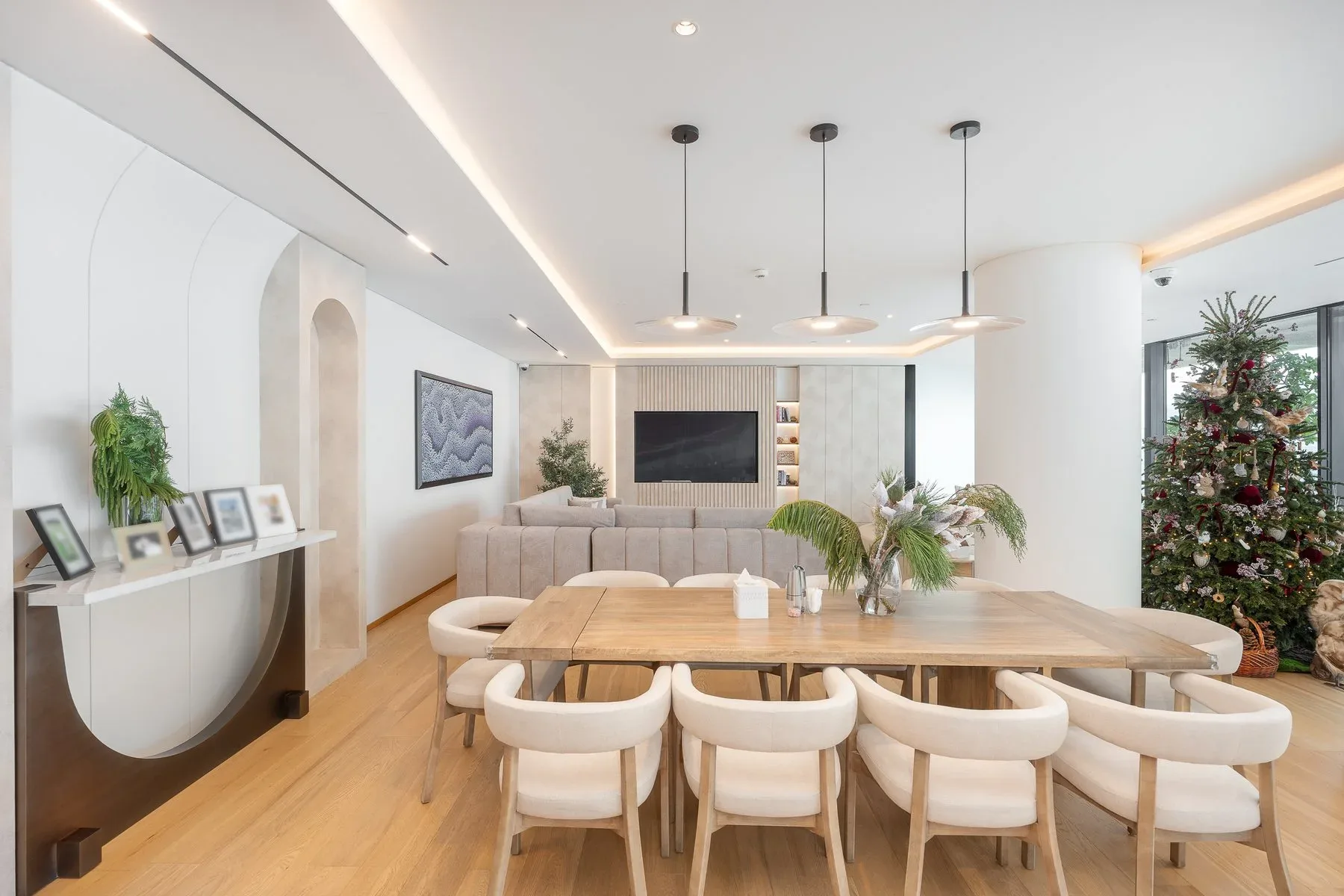 Upgraded Smart Home with Panoramic Sea View — photograph 9