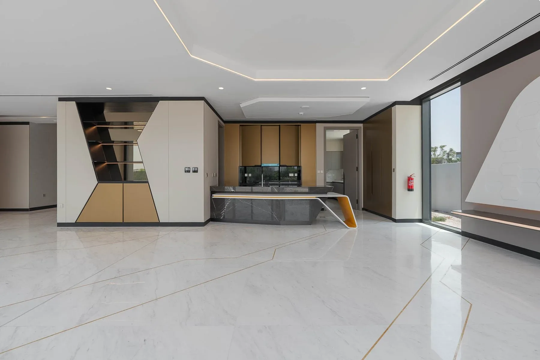 Lamborghini-Designed Villa on the Golf Course — photograph 3