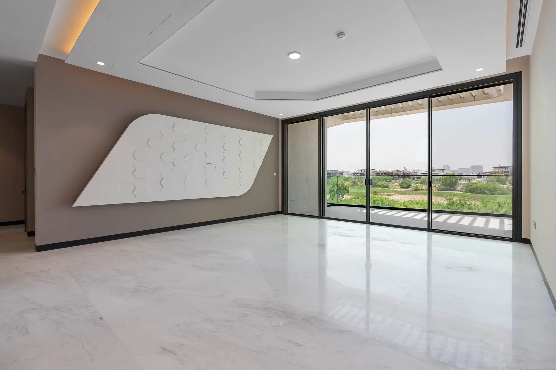 Lamborghini-Designed Villa on the Golf Course — photograph 6
