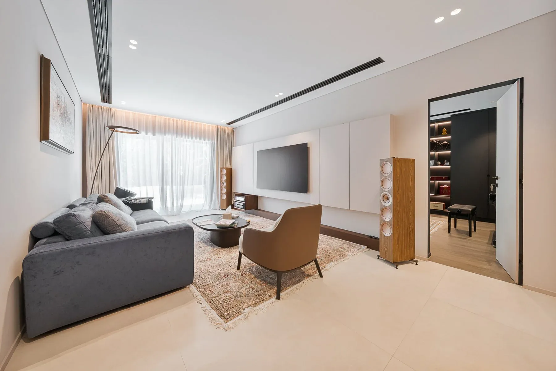 Fully Upgraded Turnkey Home Within Meadows — photograph 3