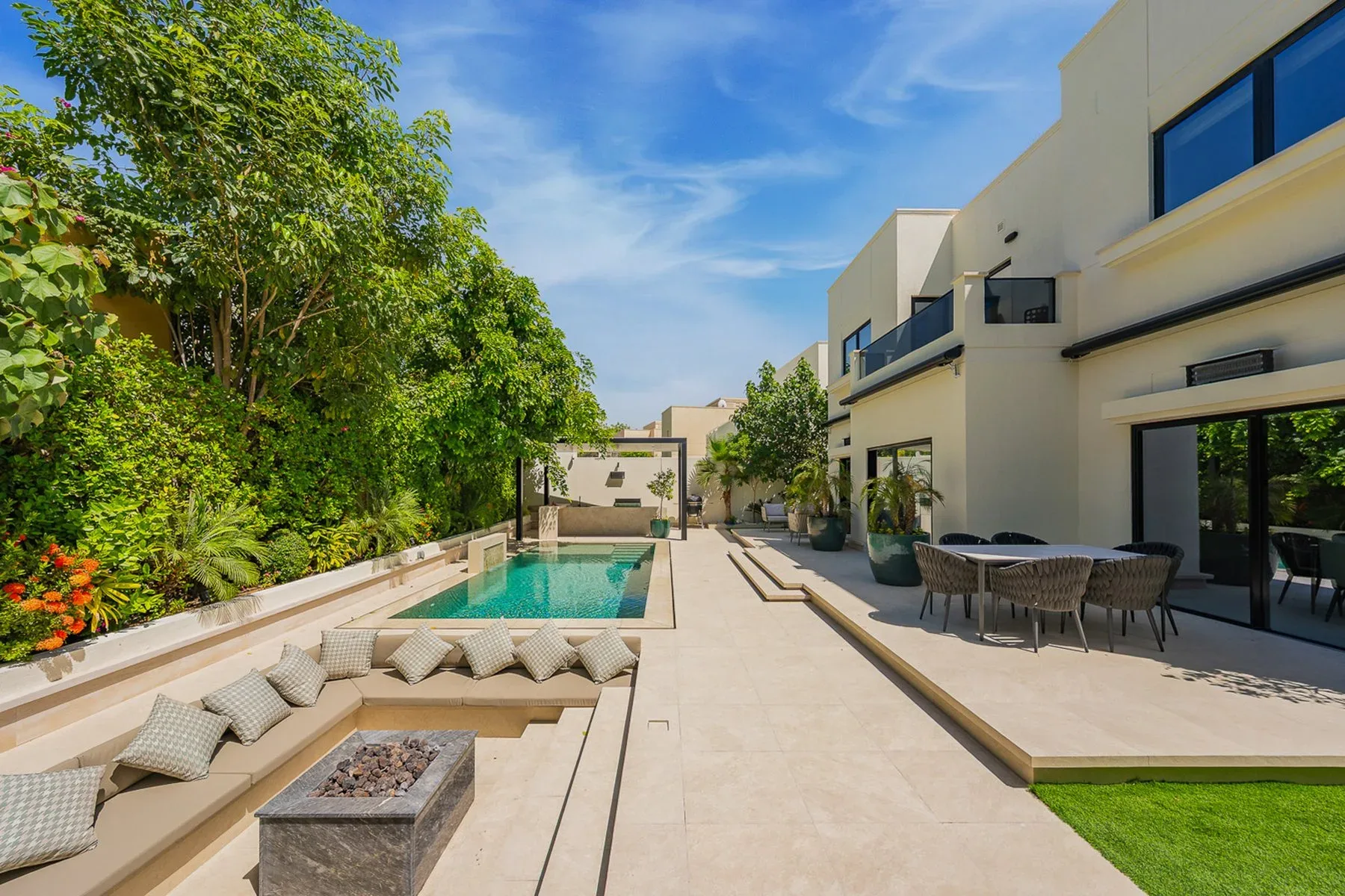 Fully Upgraded Turnkey Home Within Meadows — photograph 1