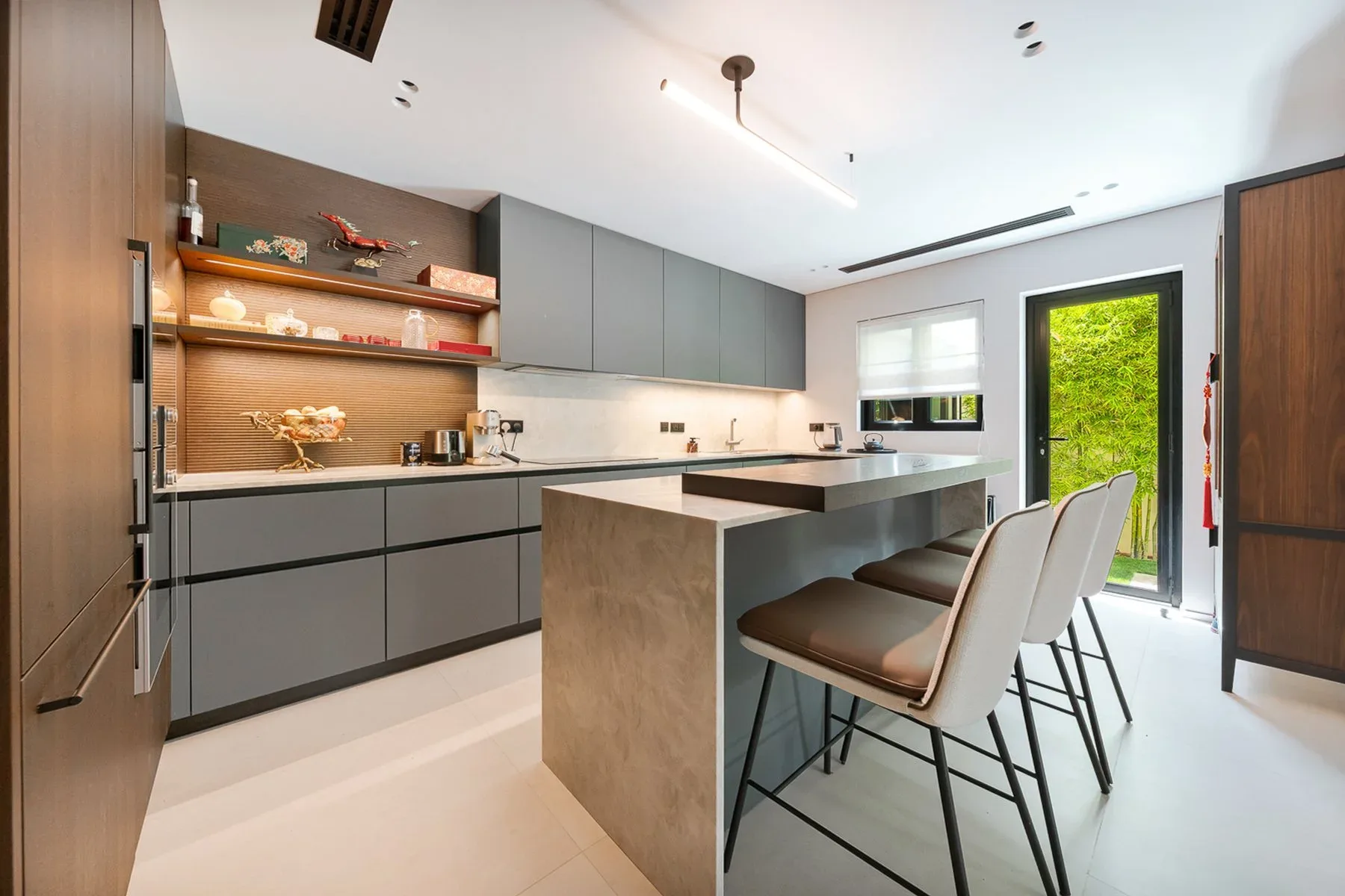 Fully Upgraded Turnkey Home Within Meadows — photograph 6