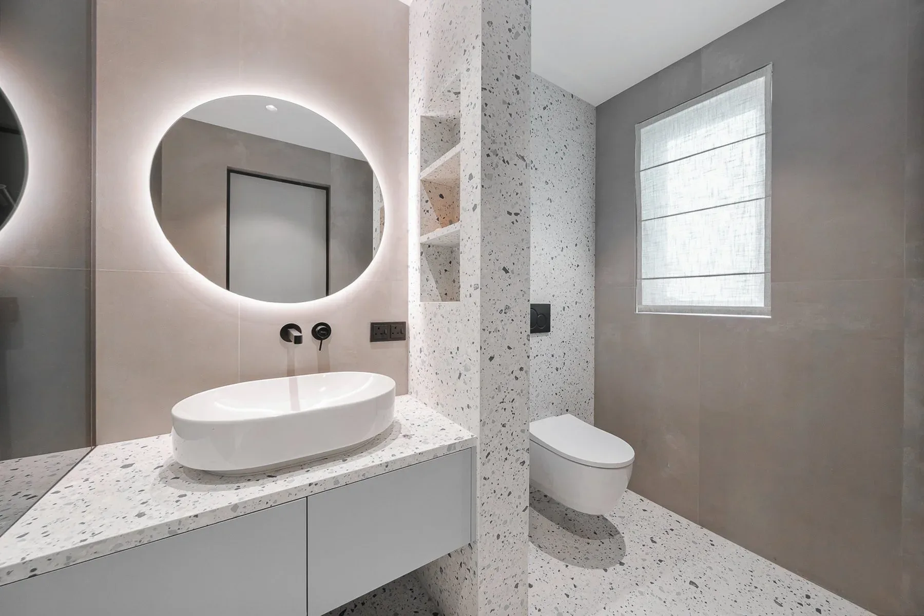 Fully Upgraded Turnkey Home Within Meadows — photograph 10