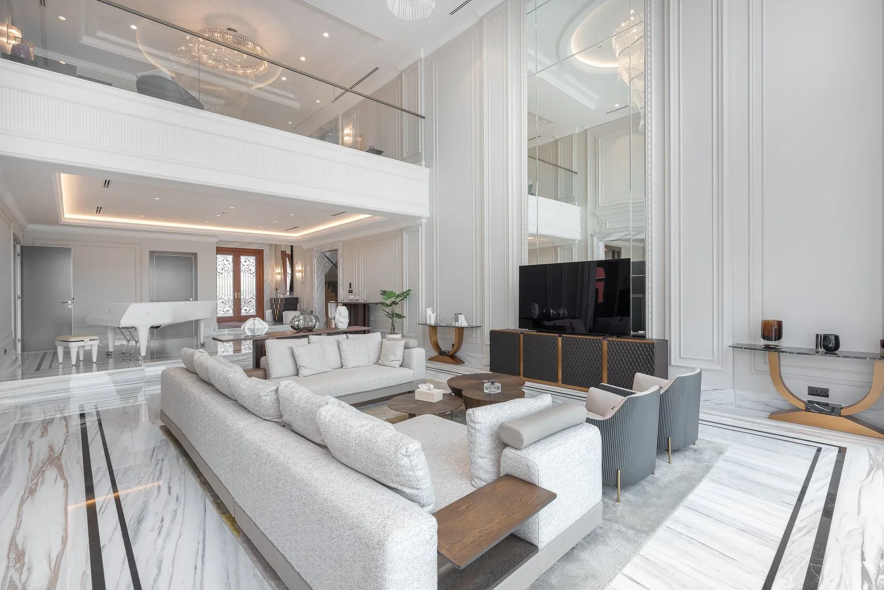 Furnished Beachfront Villa with Custom Interiors — photograph 4