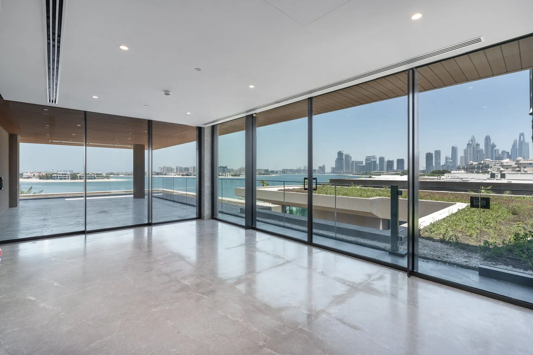 Super-Prime Beachfront Villa on Palm Jumeirah — photograph 9