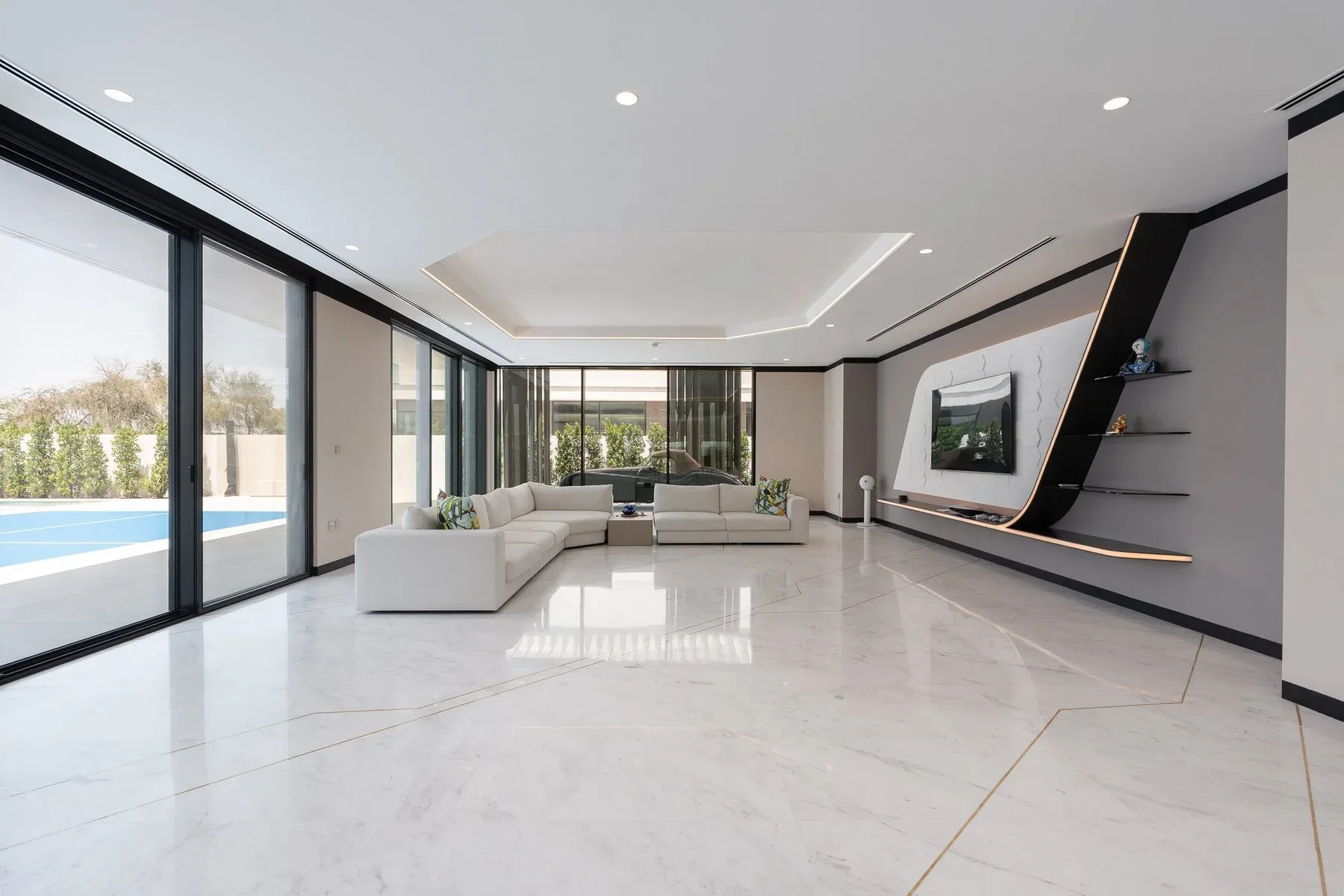Stunning Villa with Branded Design in Majestic Vistas — photograph 4