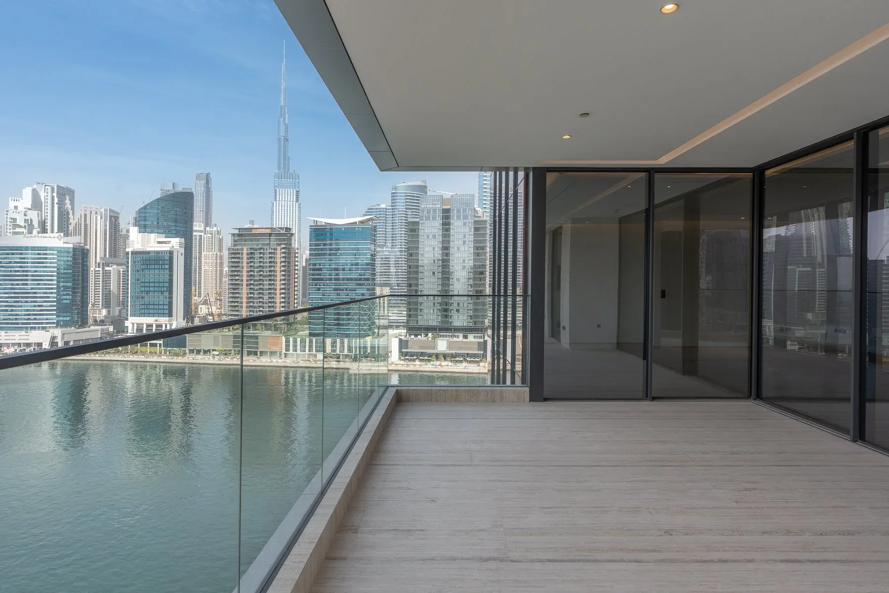 Apartment with Dual-Aspect Views in Volante 2 — photograph 1