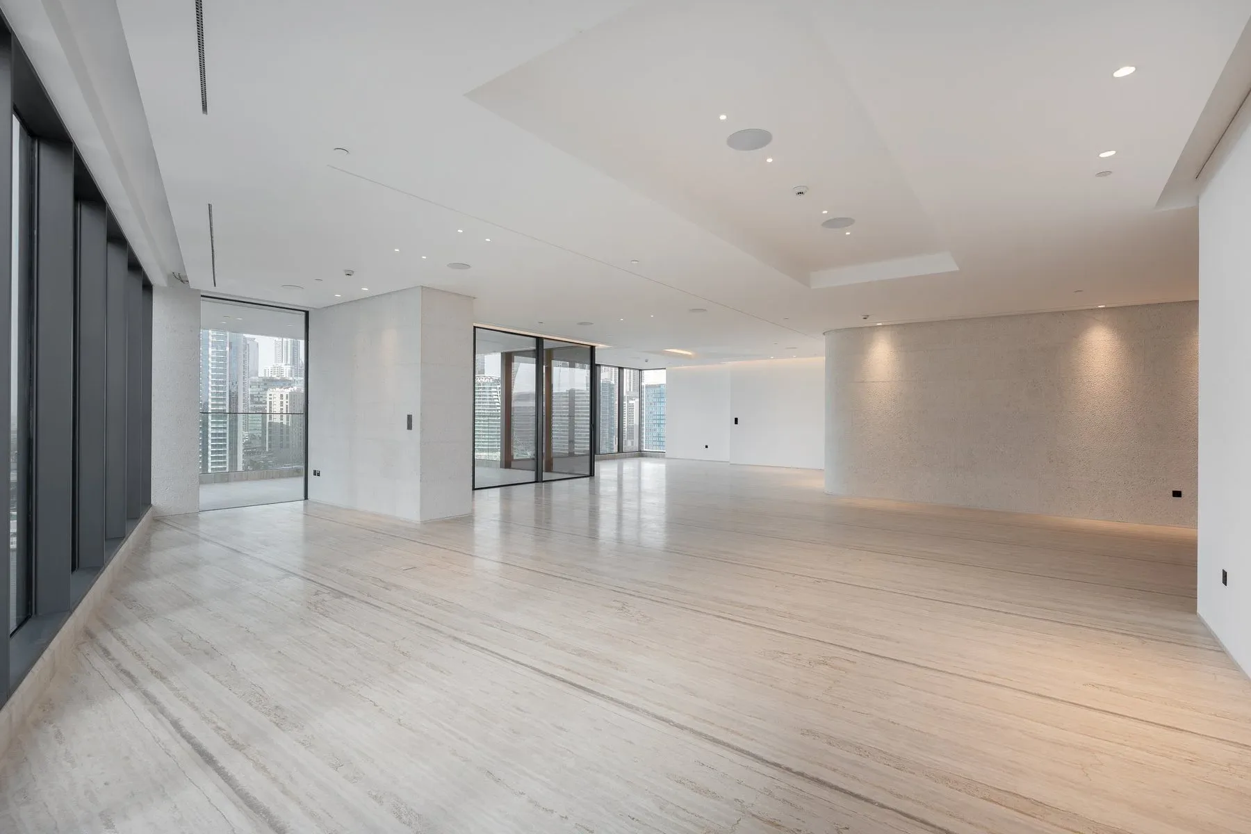 Apartment with Dual-Aspect Views in Volante 2 — photograph 7