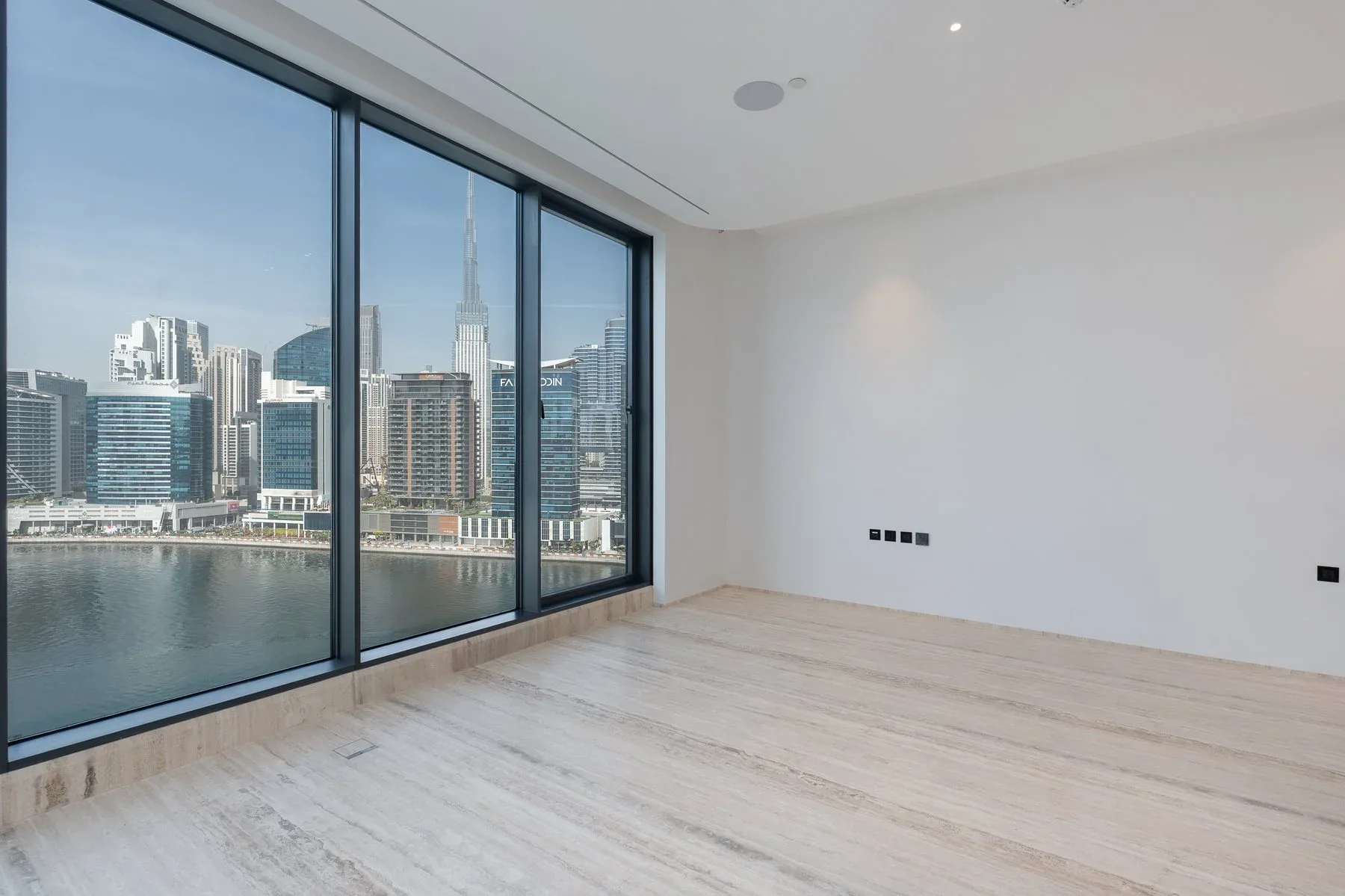 Apartment with Dual-Aspect Views in Volante 2 — photograph 9