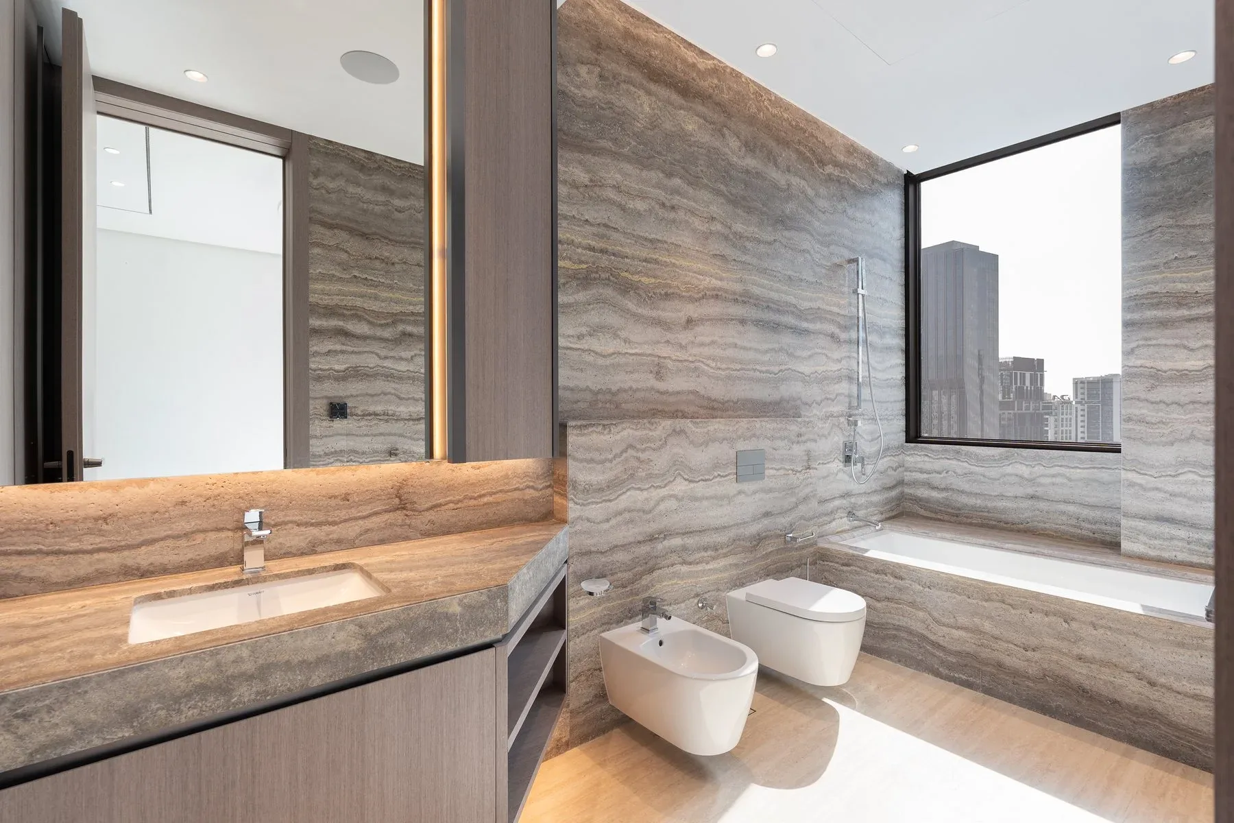 Apartment with Dual-Aspect Views in Volante 2 — photograph 10