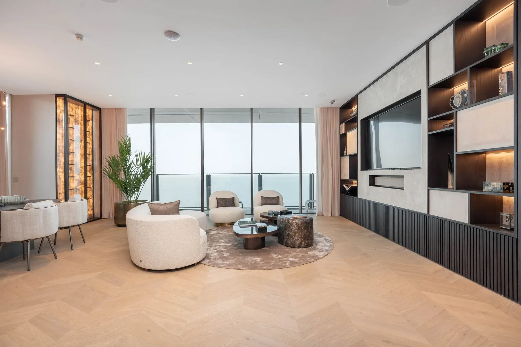 Upgraded Royal Atlantis Duplex with Private Pool — photograph 4