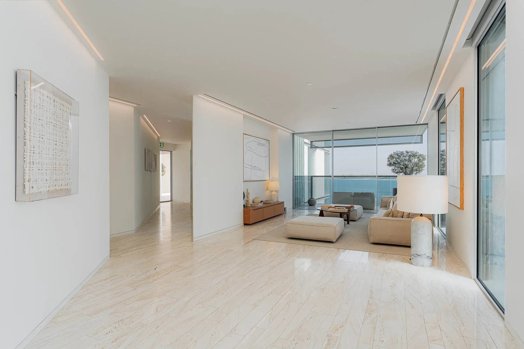Apartment with Spacious Terrace and Sea View in Muraba — photograph 2