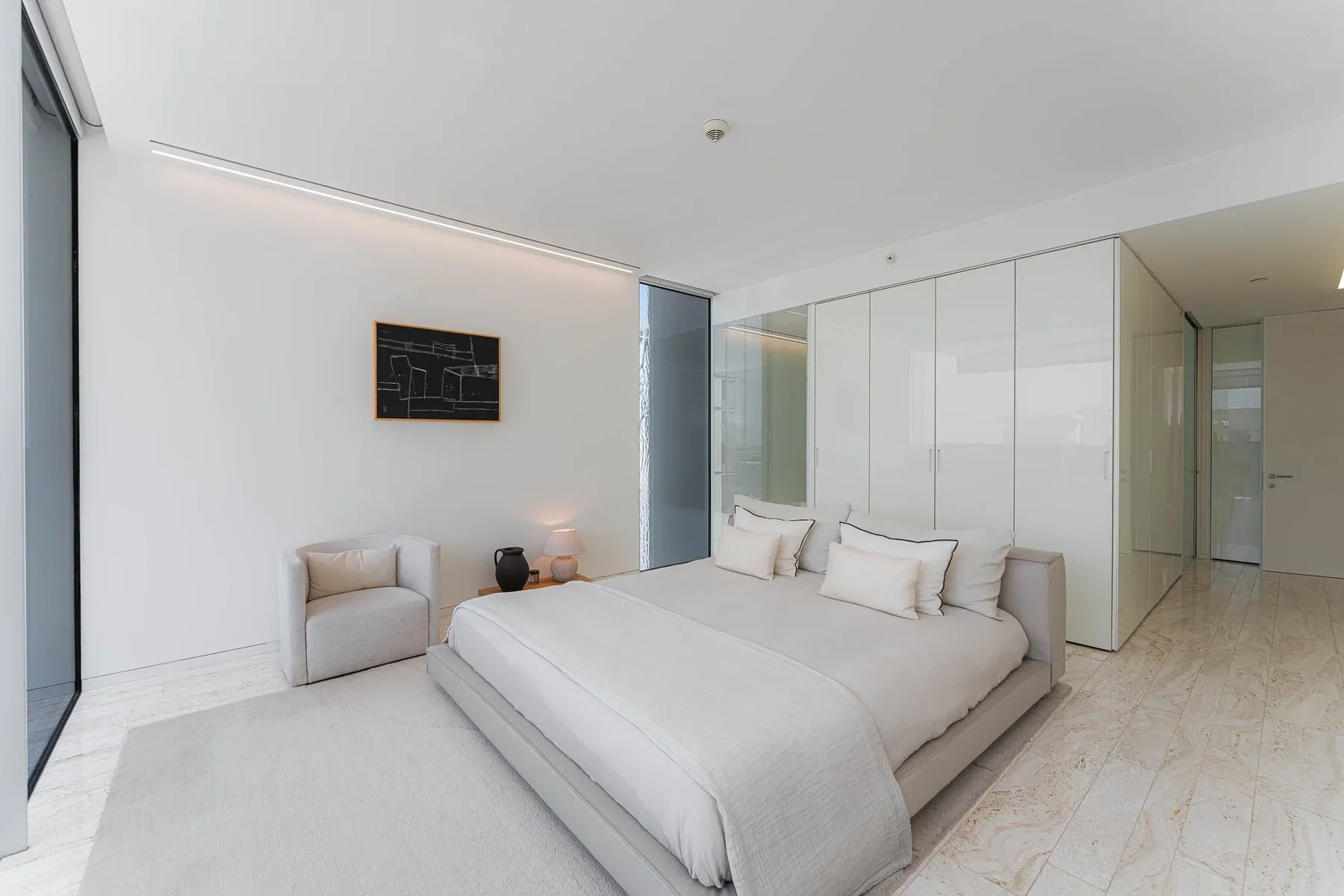 Apartment with Spacious Terrace and Sea View in Muraba — photograph 9