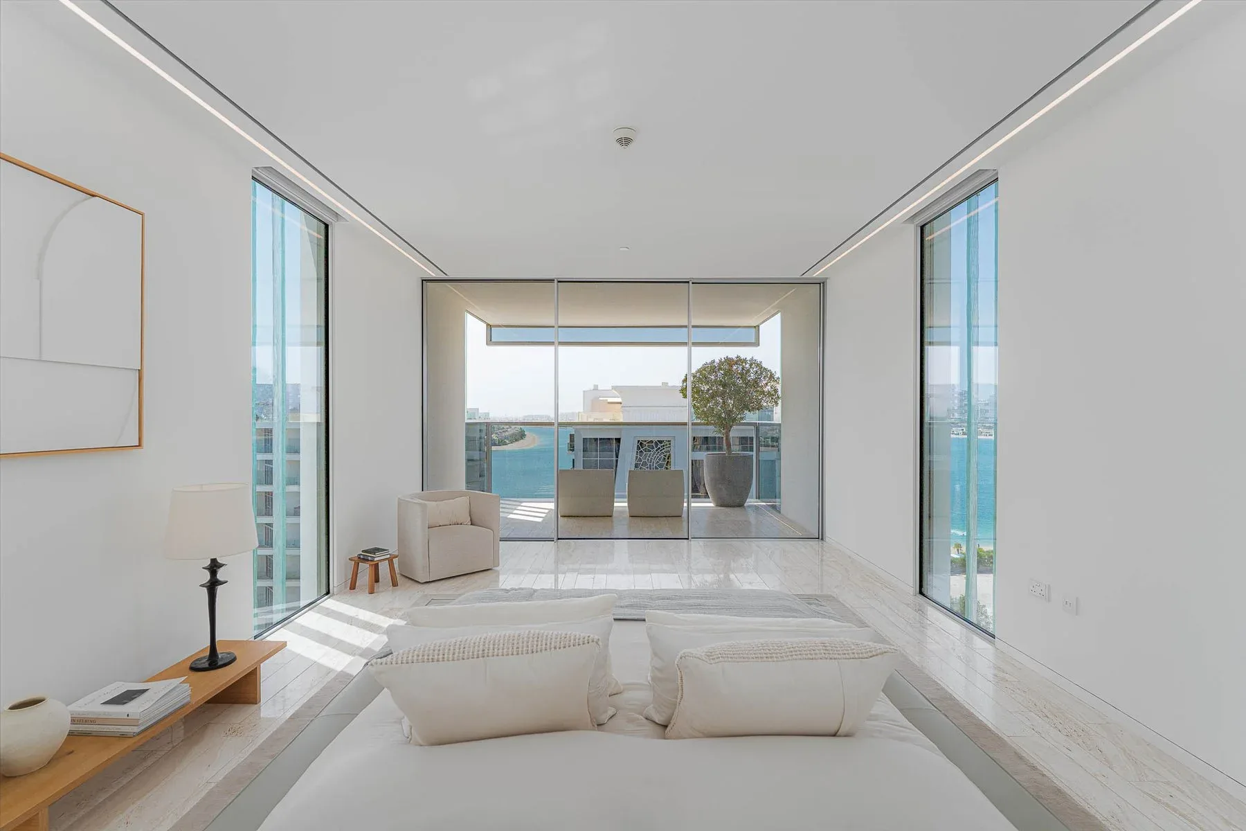 Apartment with Spacious Terrace and Sea View in Muraba — photograph 10