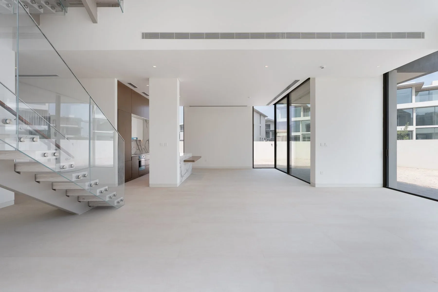 Modern Villa with Full Burj Khalifa View — photograph 4