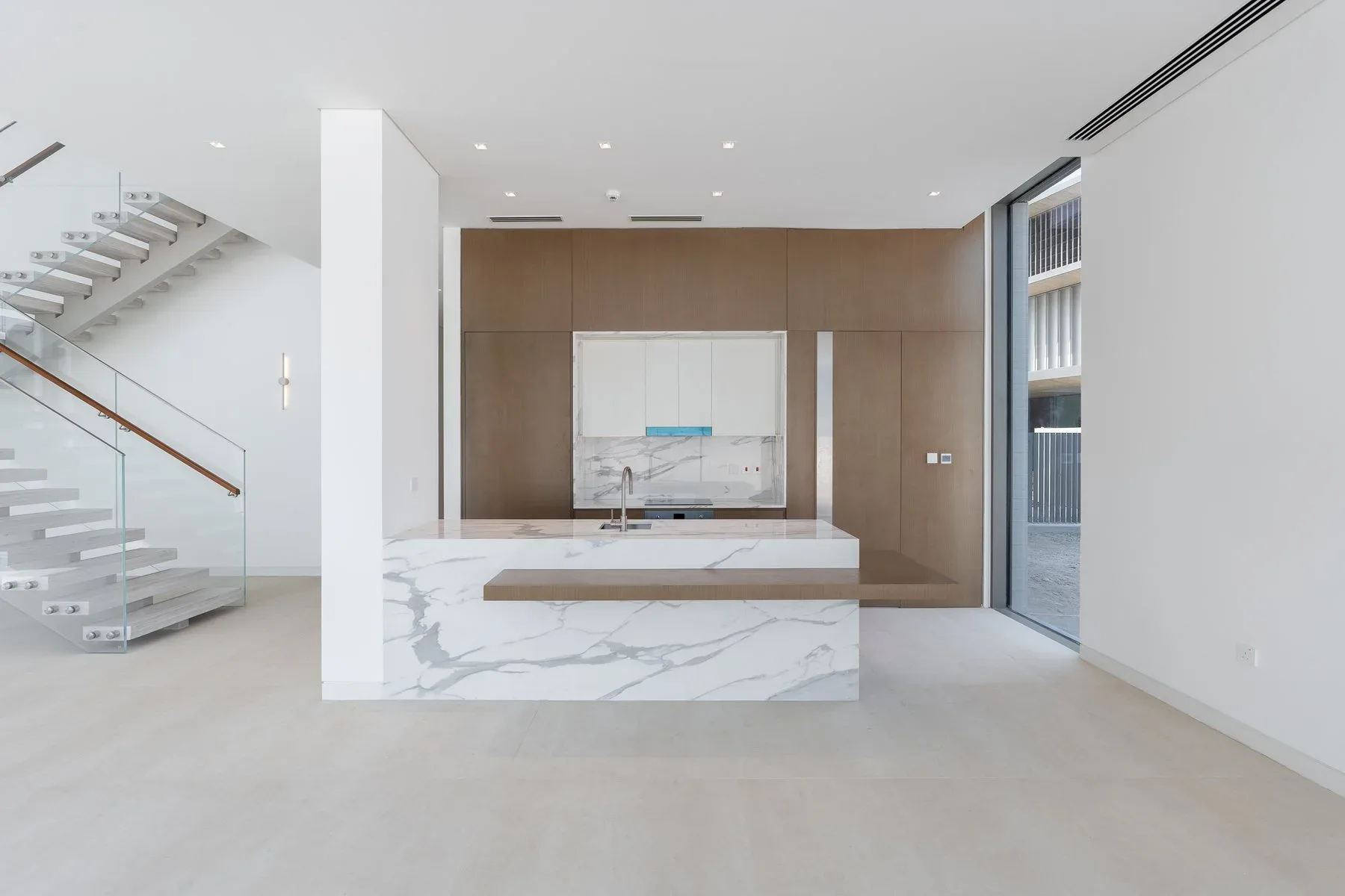 Modern Villa with Full Burj Khalifa View — photograph 6