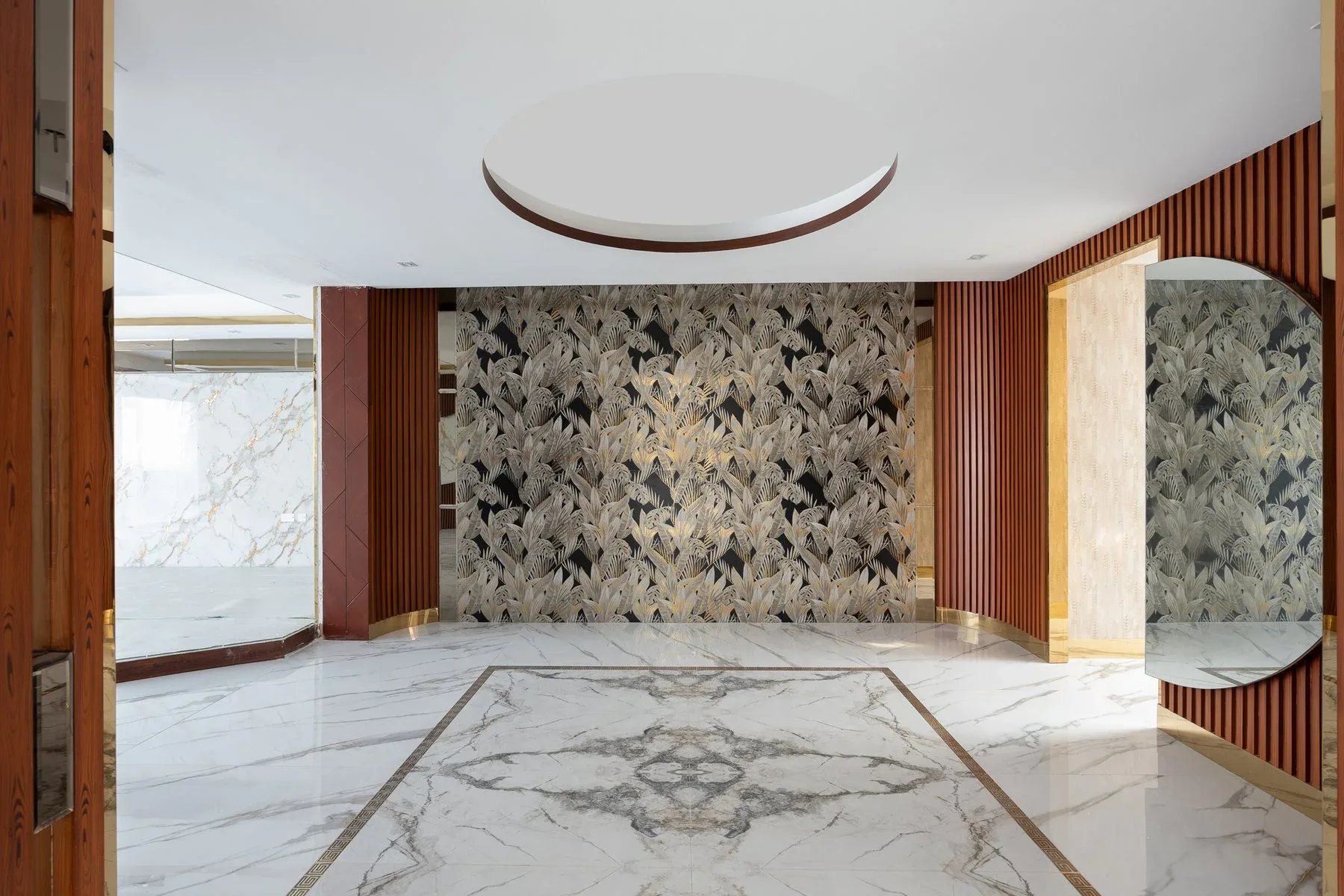 Expansive Modern Home in Emirates Hills — photograph 6