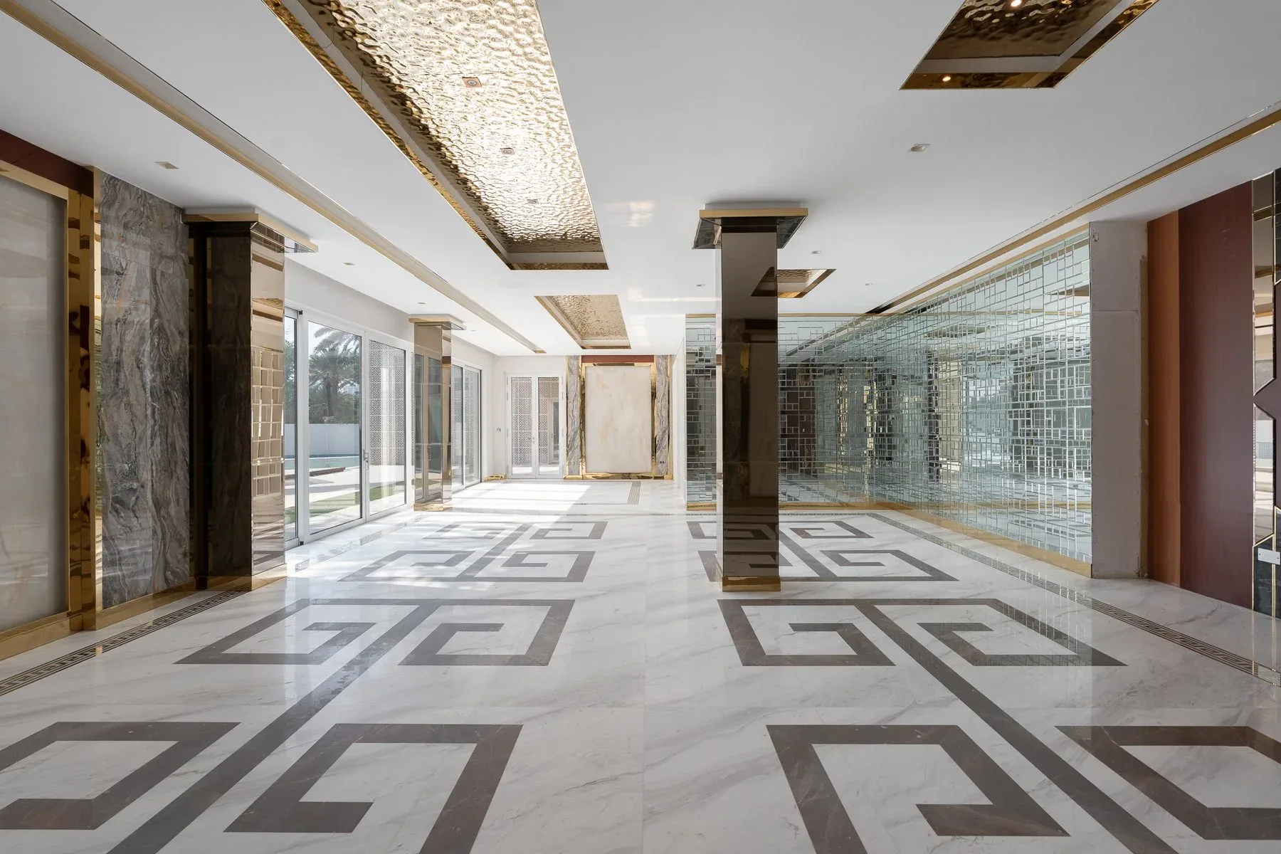 Expansive Modern Home in Emirates Hills — photograph 5