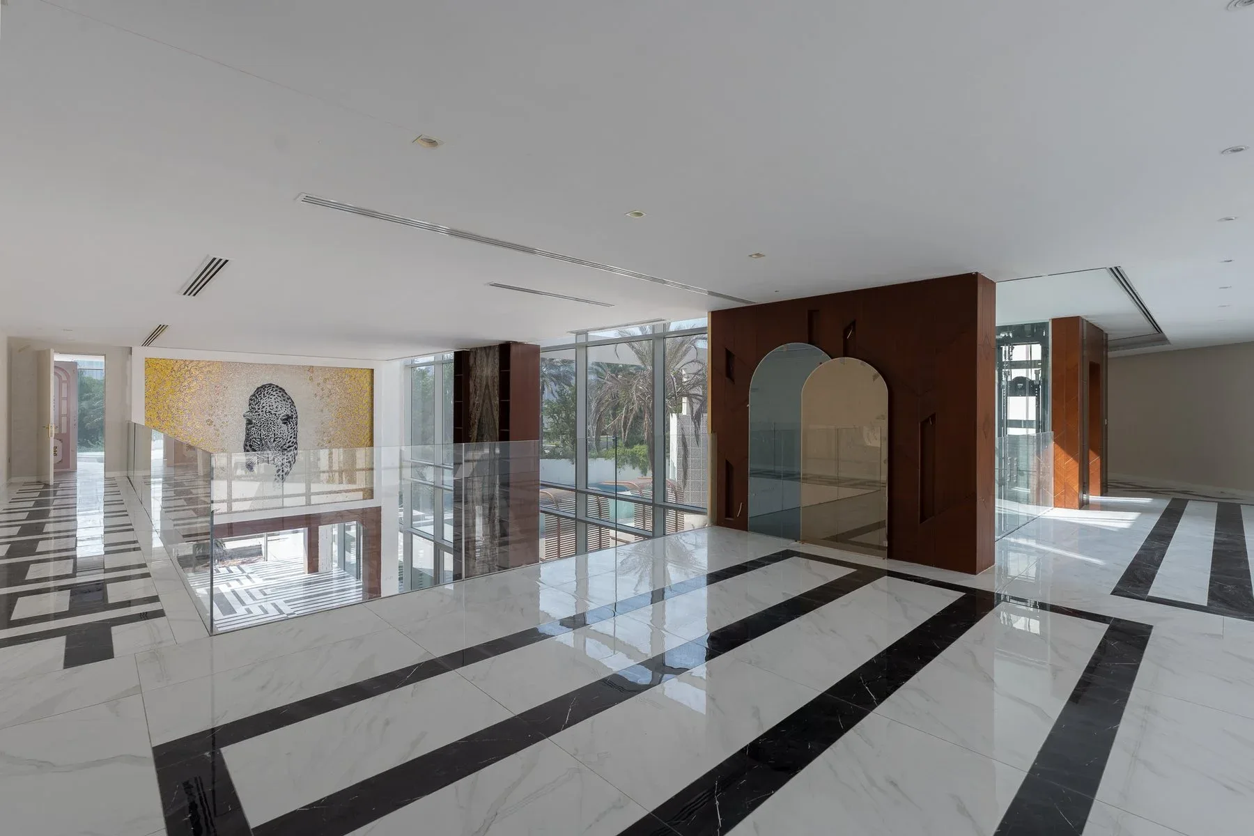 Expansive Modern Home in Emirates Hills — photograph 7