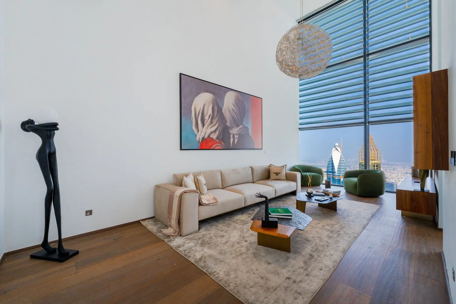 Corner Penthouse with Sweeping Burj Khalifa Views — photograph 6
