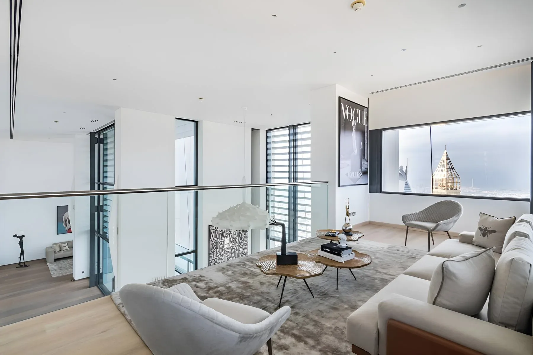 Corner Penthouse with Sweeping Burj Khalifa Views — photograph 10