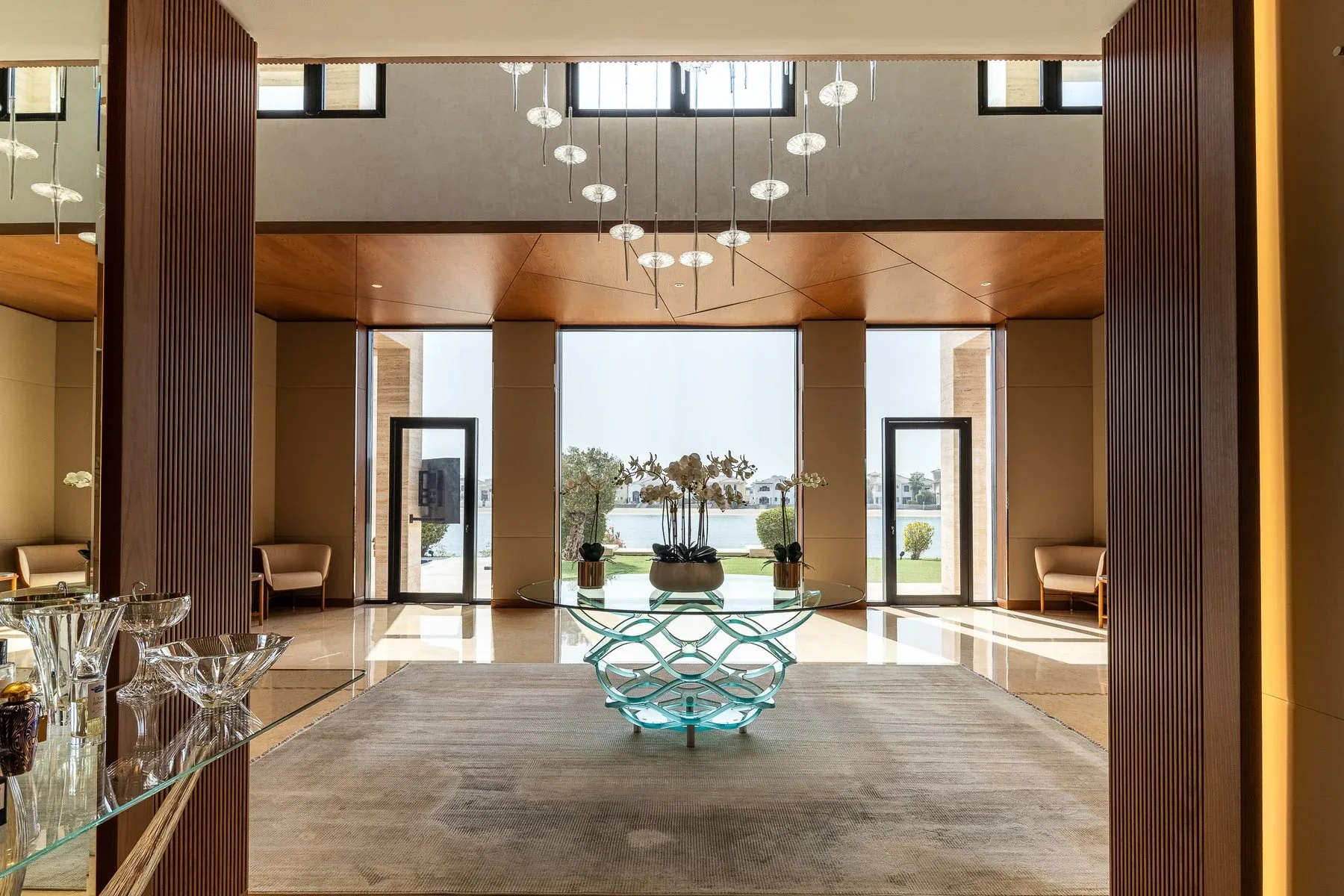 Renovated Palm Jumeirah Villa with Sunset Views — photograph 6
