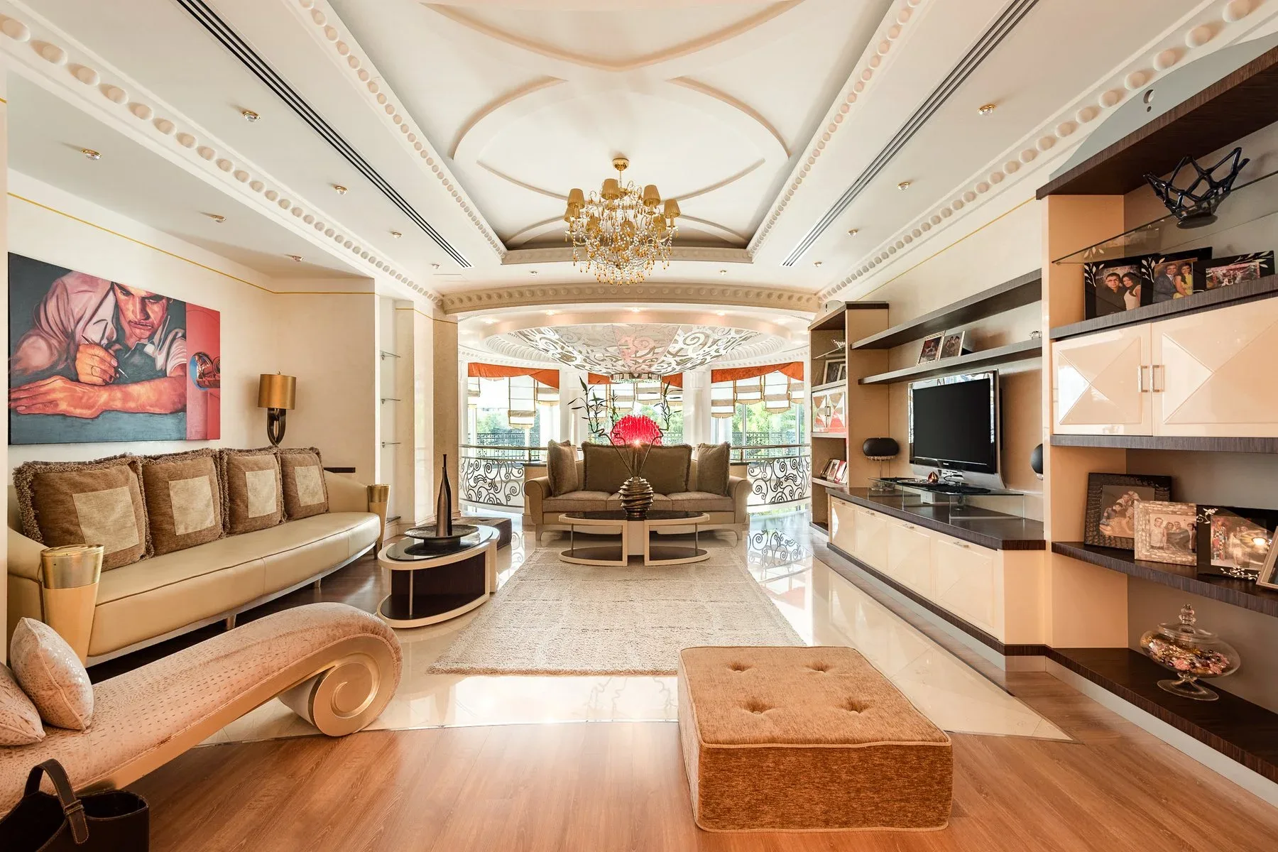 Exceptional Bespoke Mansion in Emirates Hills — photograph 6