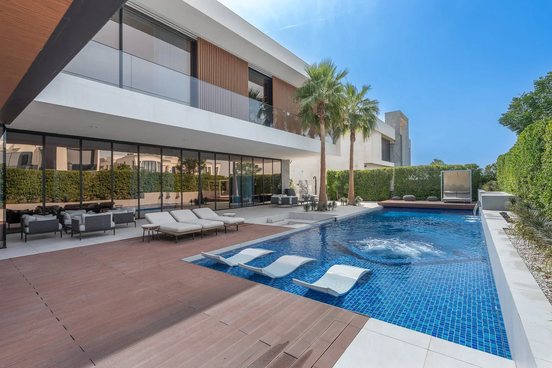 Furnished Bespoke Park-Facing Villa in Dubai Hills — photograph 2