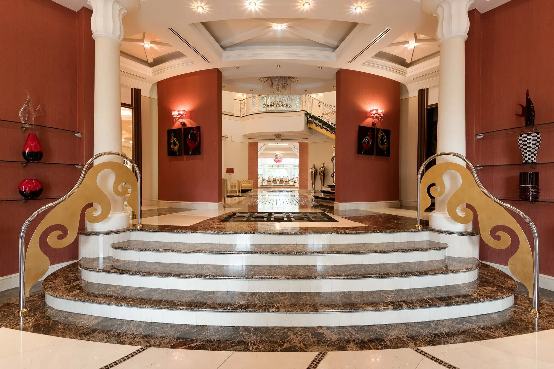 Exceptional Bespoke Mansion in Emirates Hills — photograph 8